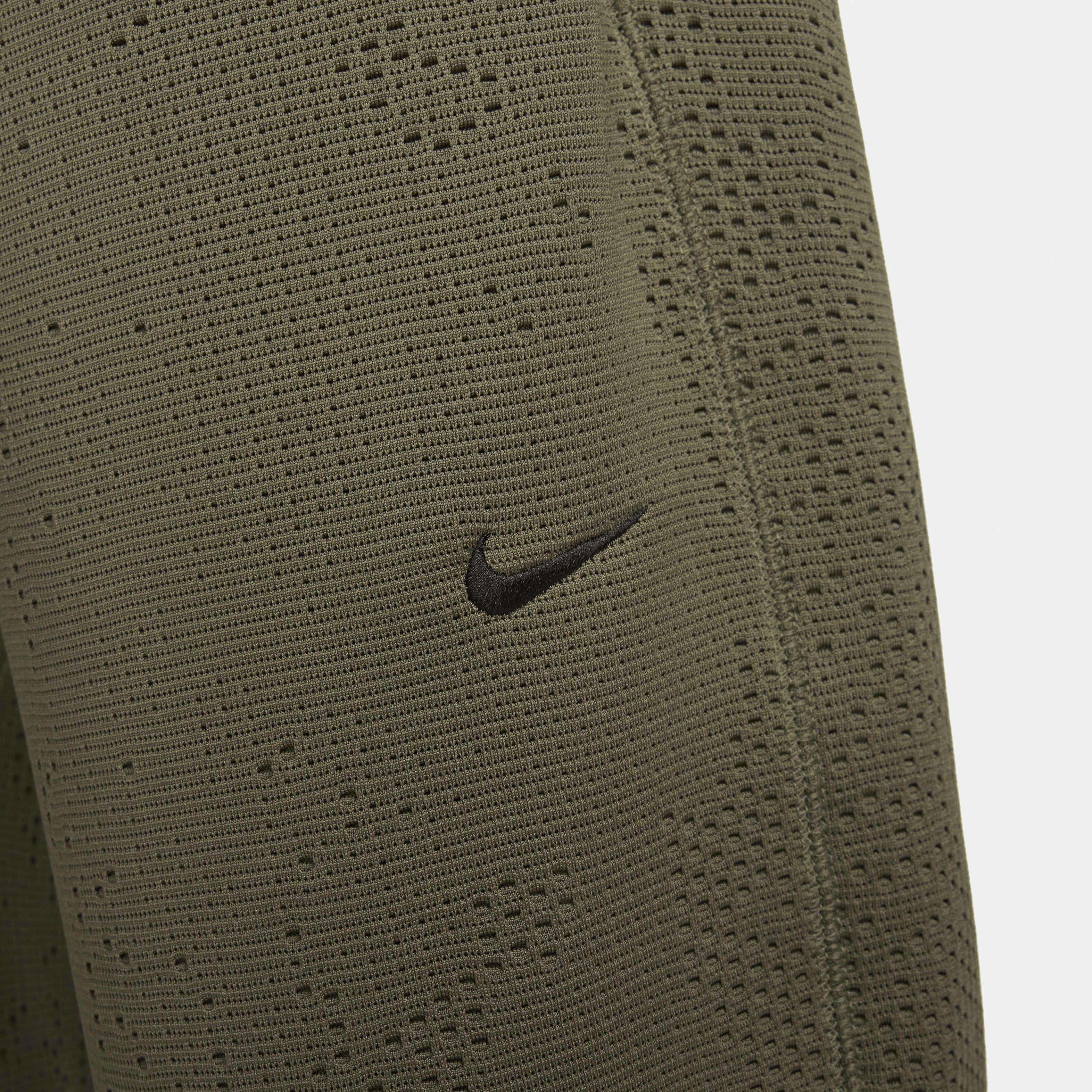 Nike therma olive store