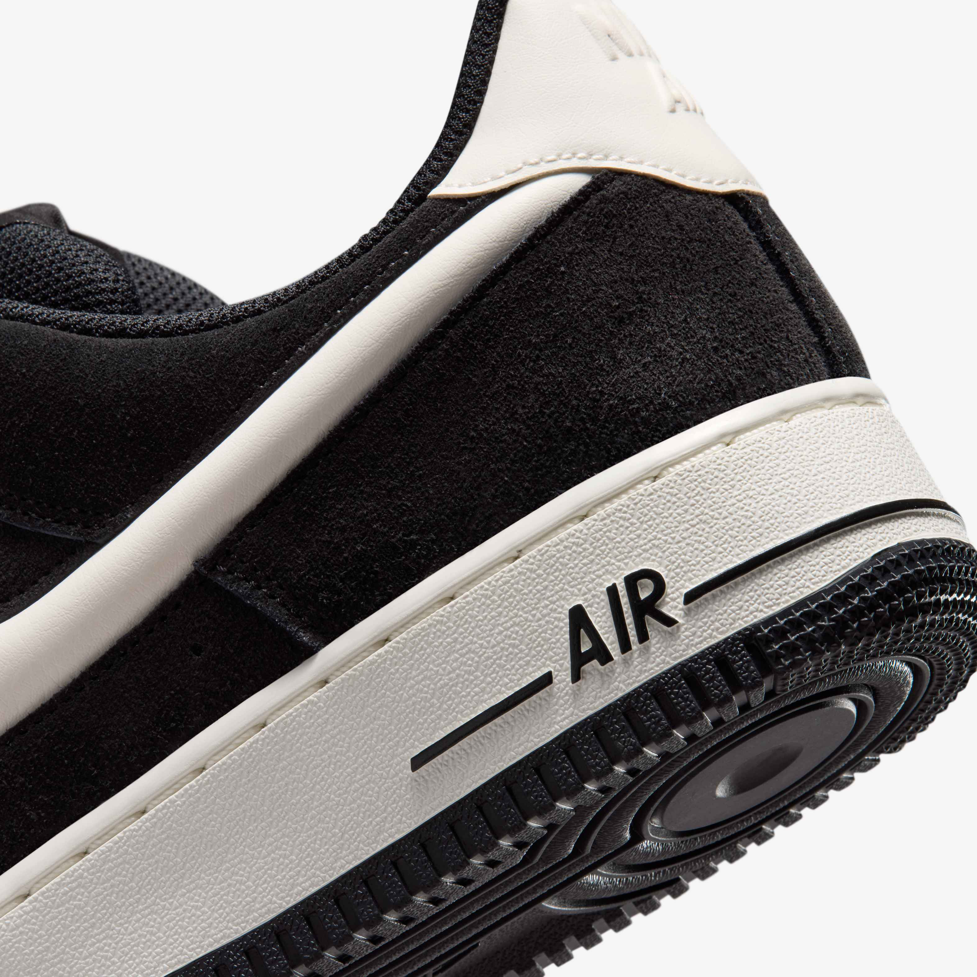 Nike Air Force 1 '07 LV8 image number 7