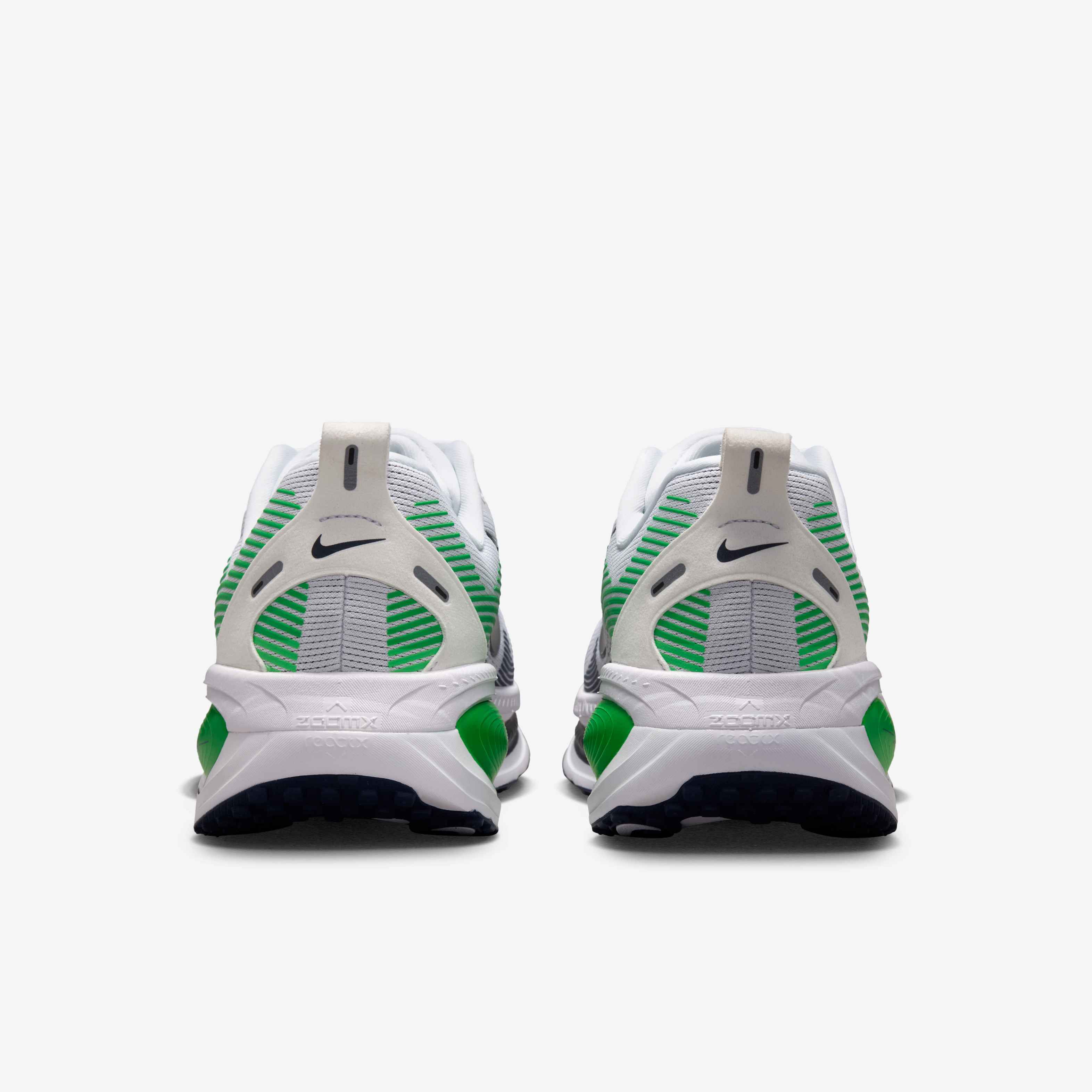 Nike Vomero 18 image number 16