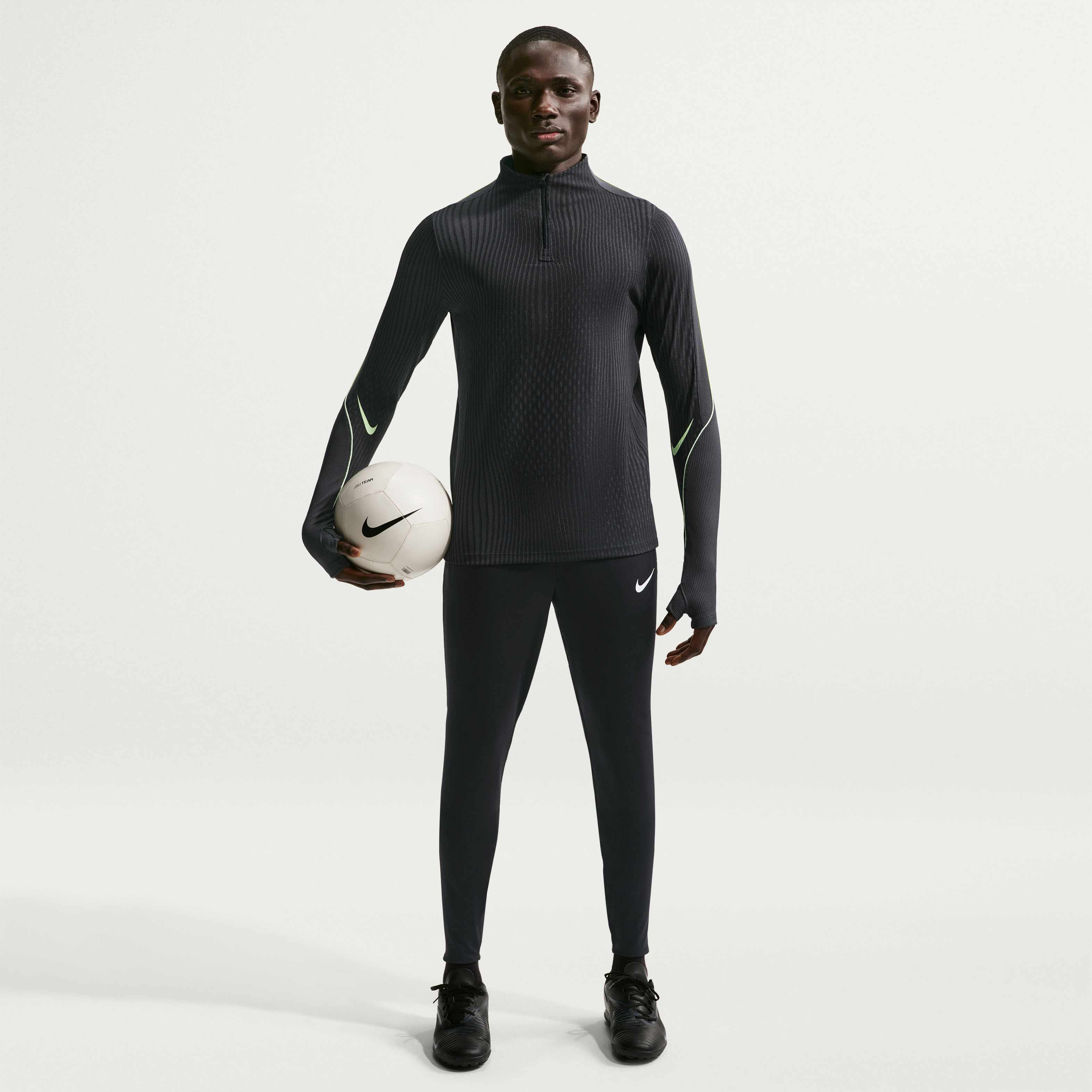 Nike Strike Elite image number 3