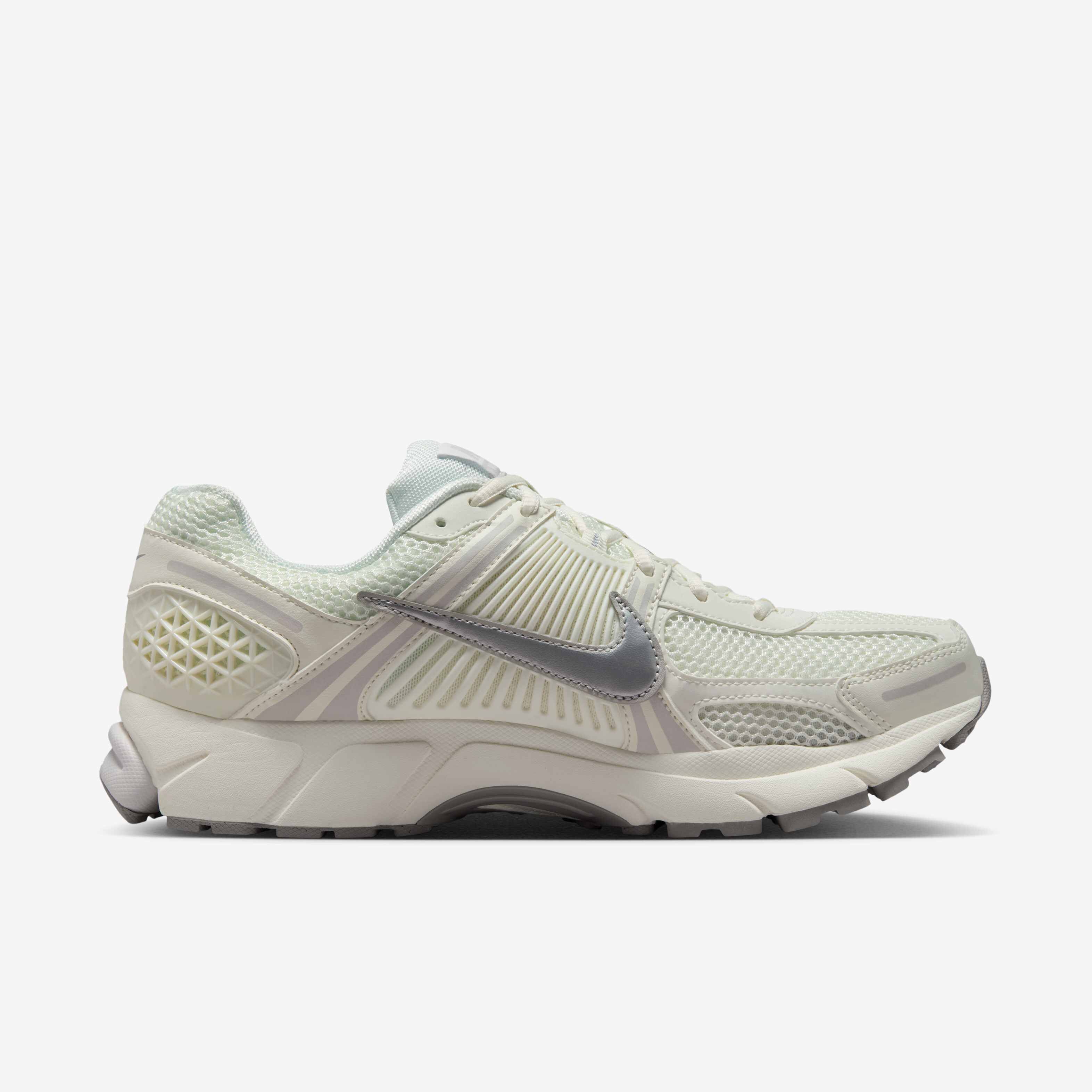 Nike Zoom Vomero 5 image number 2