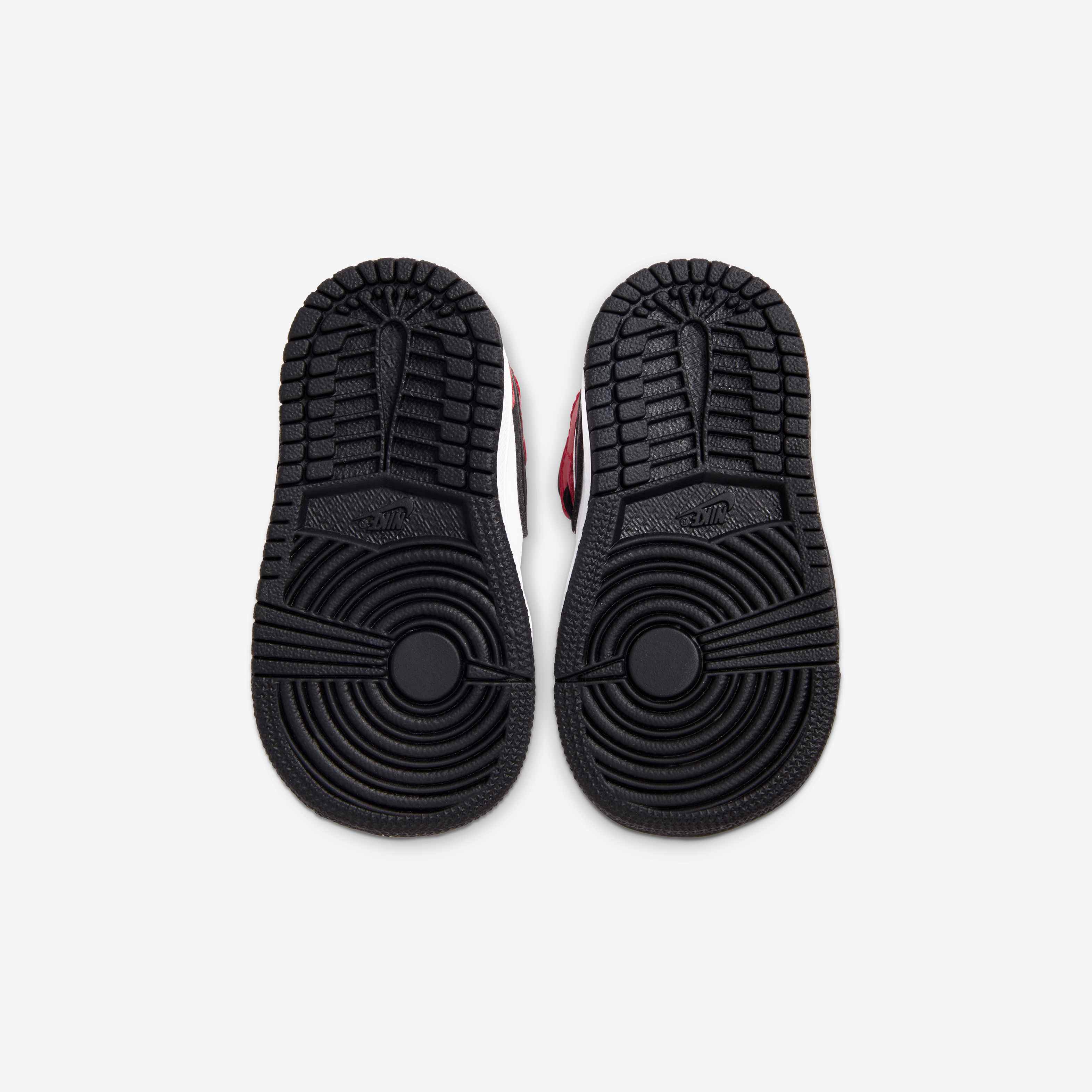 جوردن 1 ميد image number 1