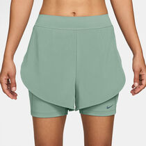 Nike Universa