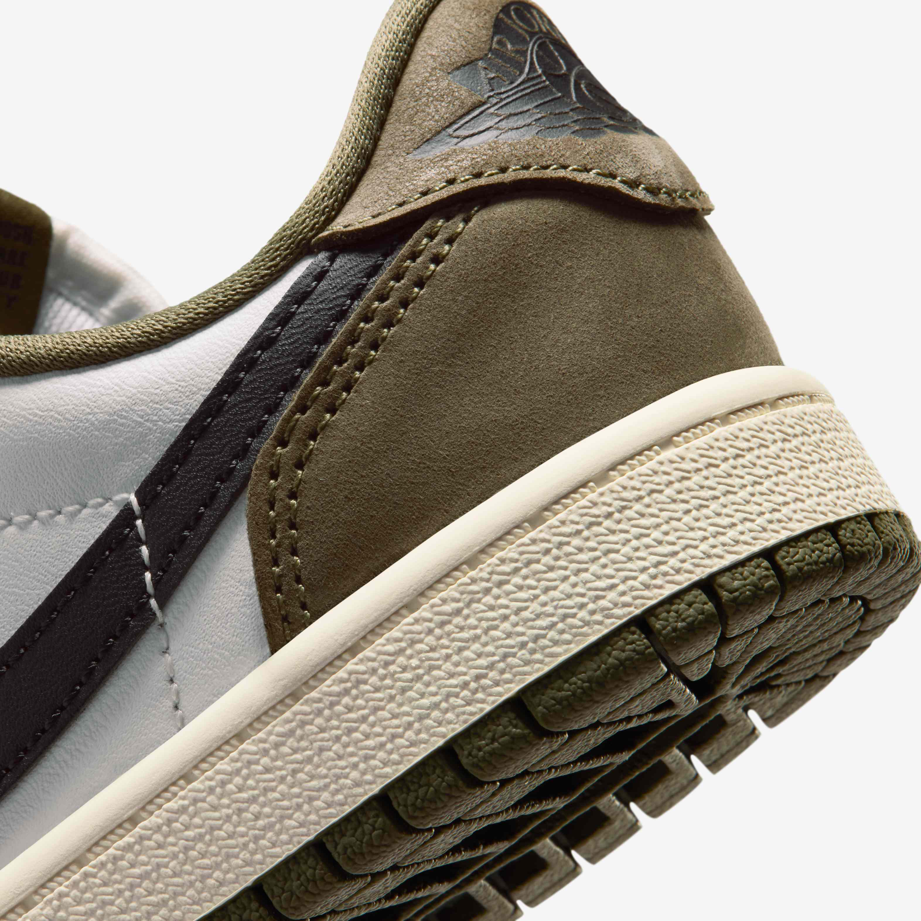 Air Jordan 1 Retro Low 'Medium Olive and Summit White' image number 7