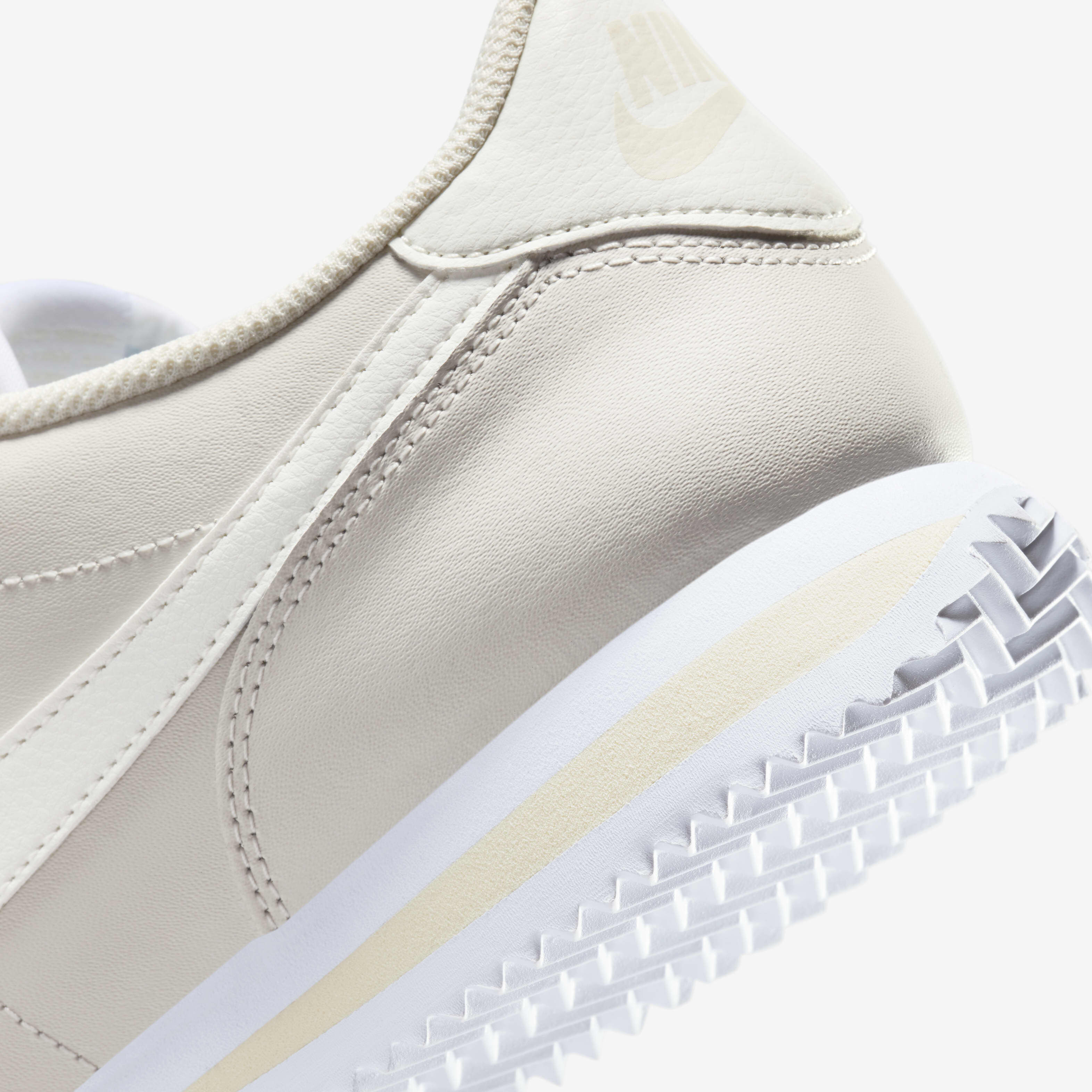 نايكي كورتيز ليذر image number 7