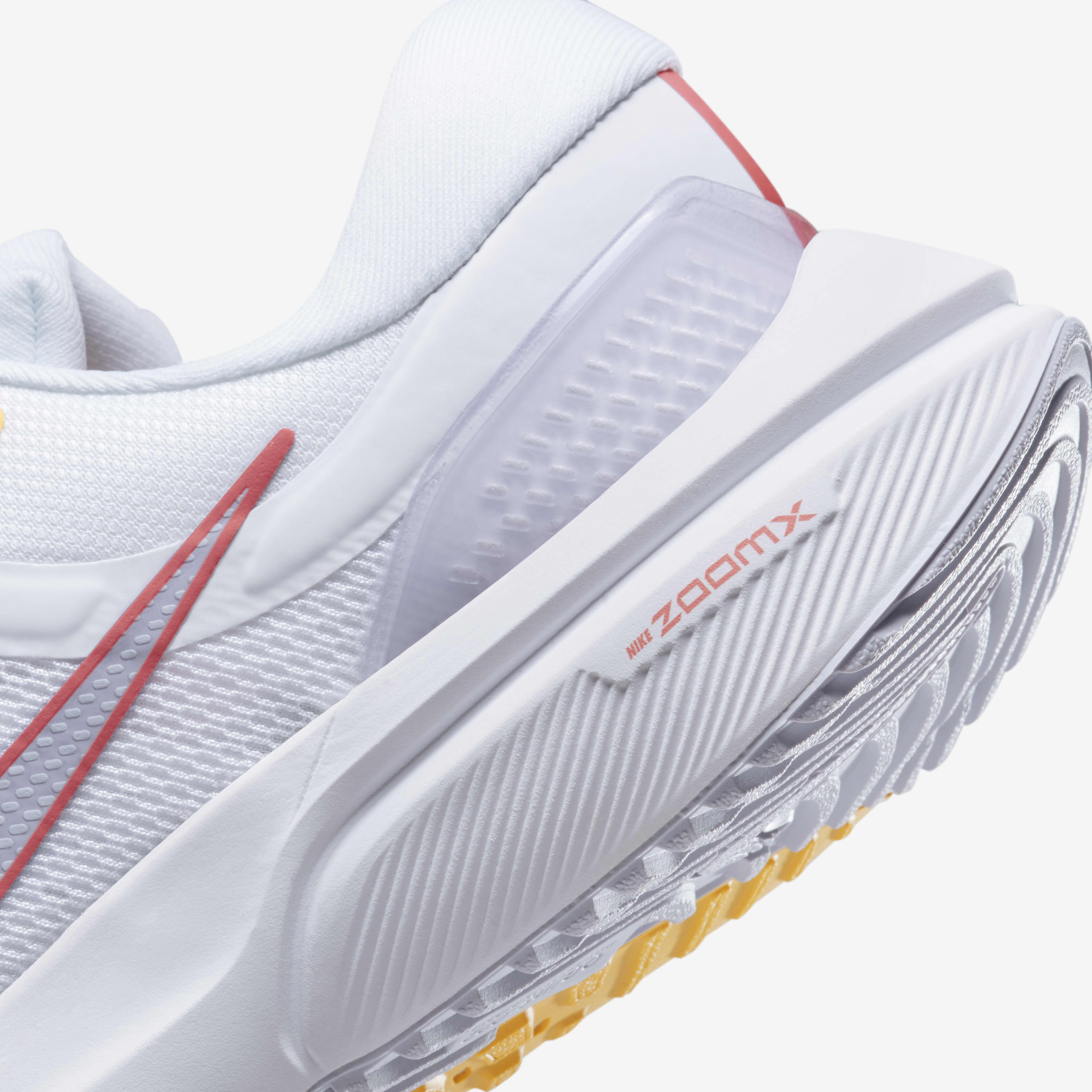 نايكي اير زووم فوميرو 16 image number 7