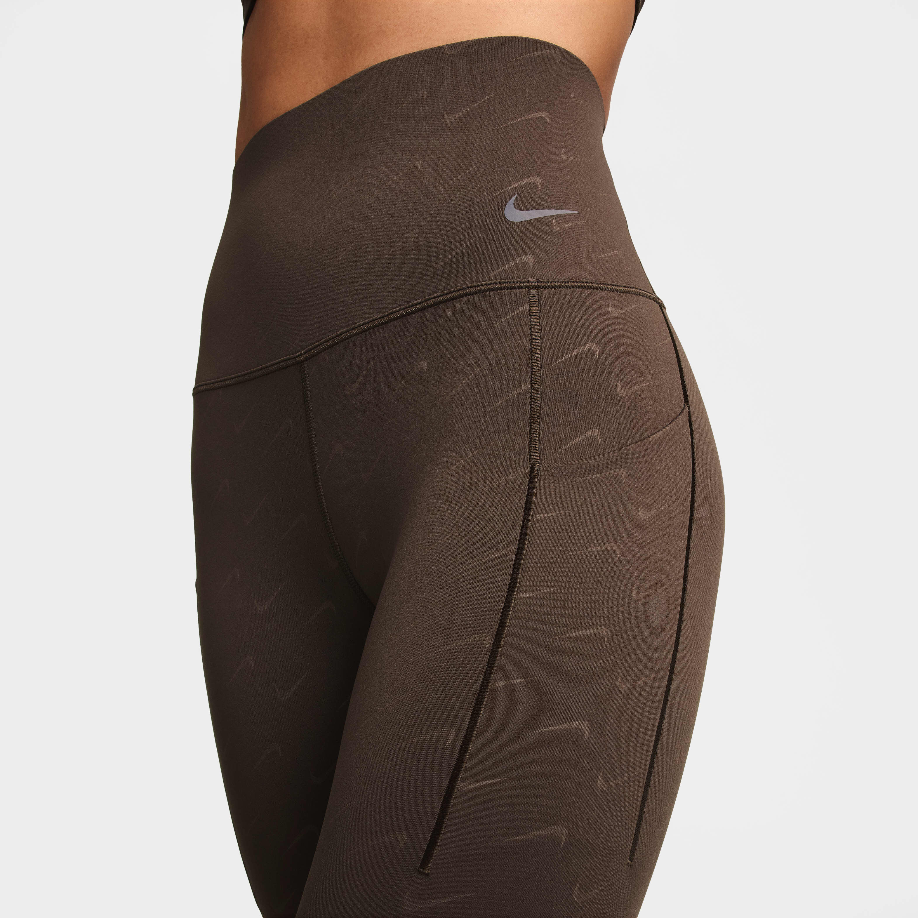 نايكي يونيفيرسا image number 3