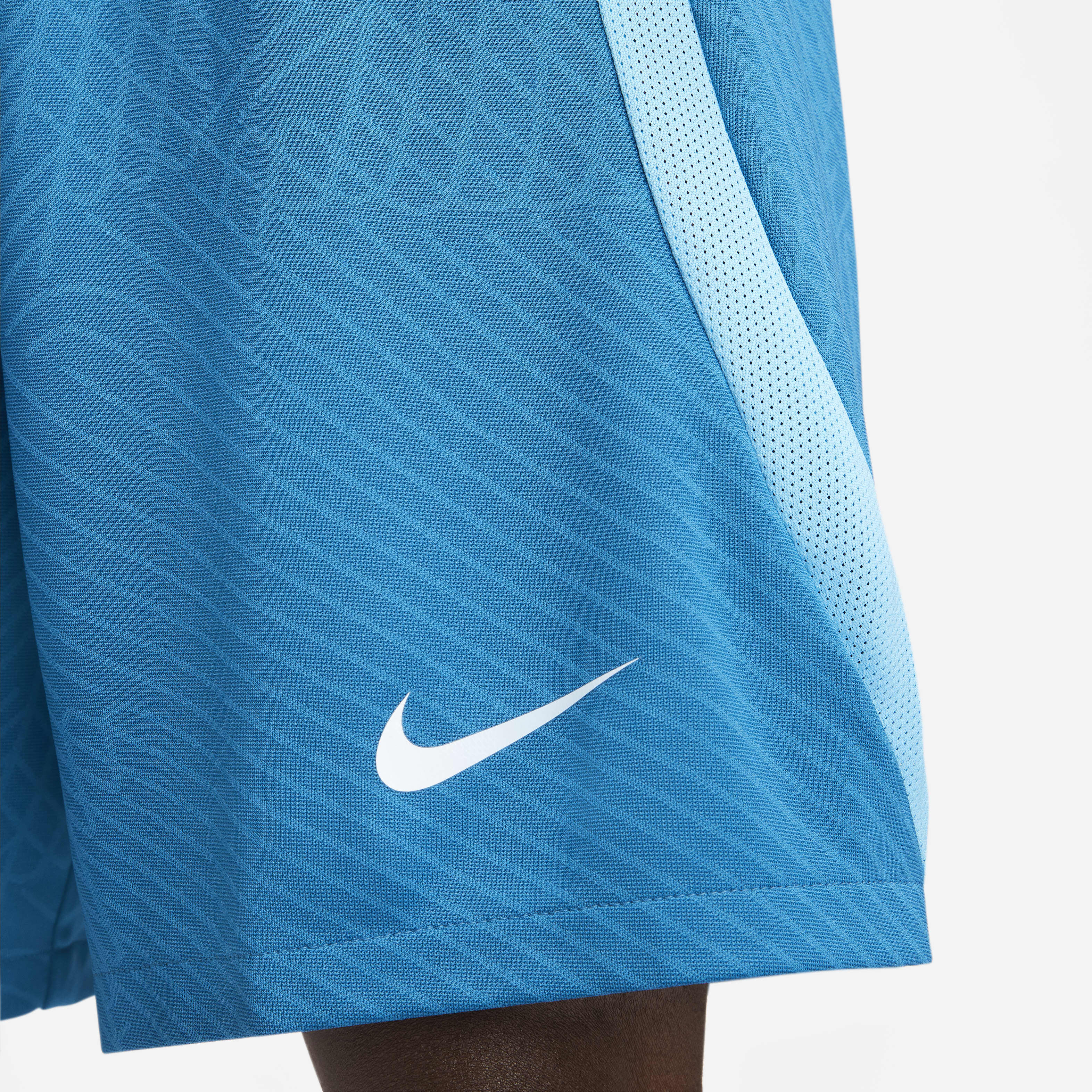 Nike Dri-FIT Strike image number 3