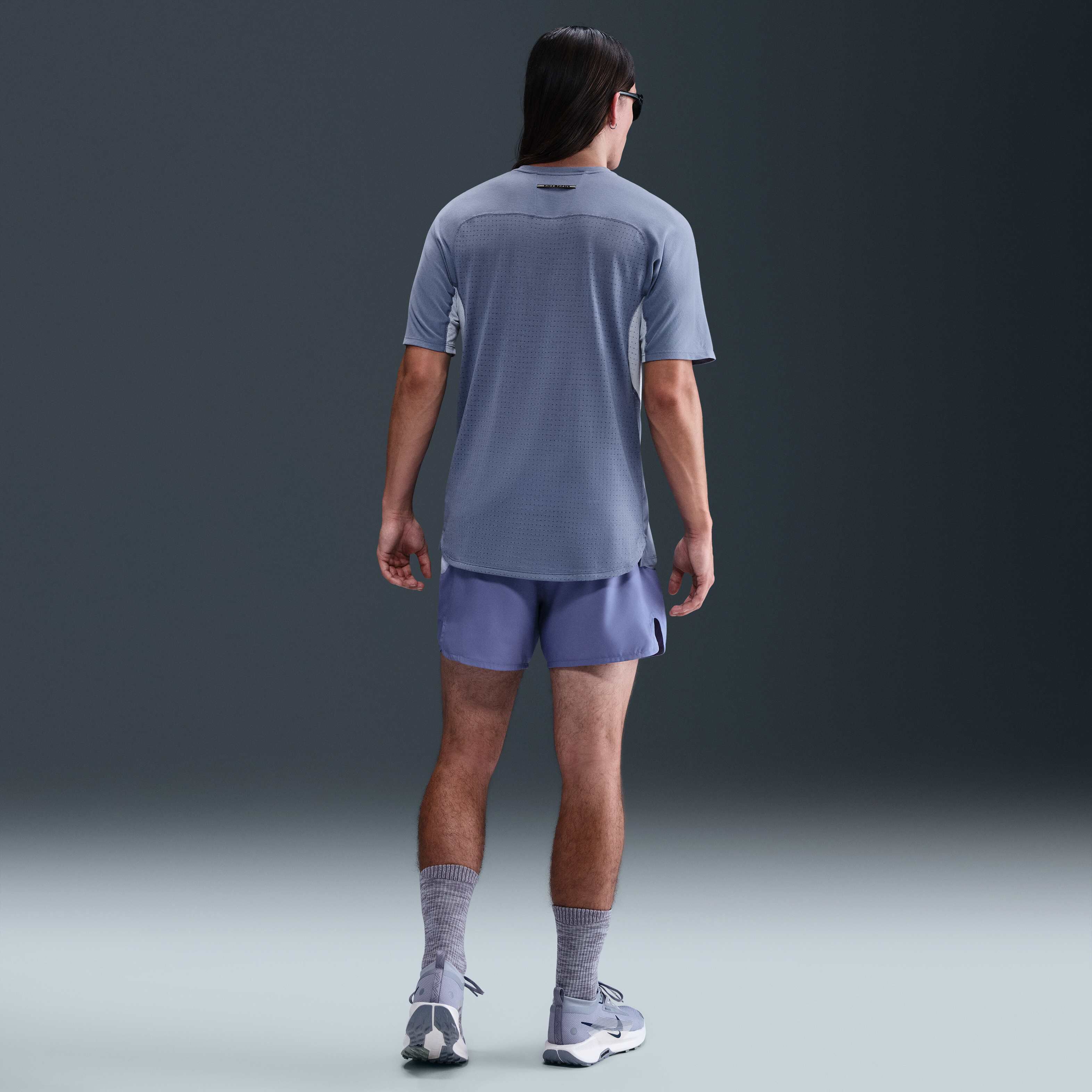 نايكي سولار تشيس image number 4