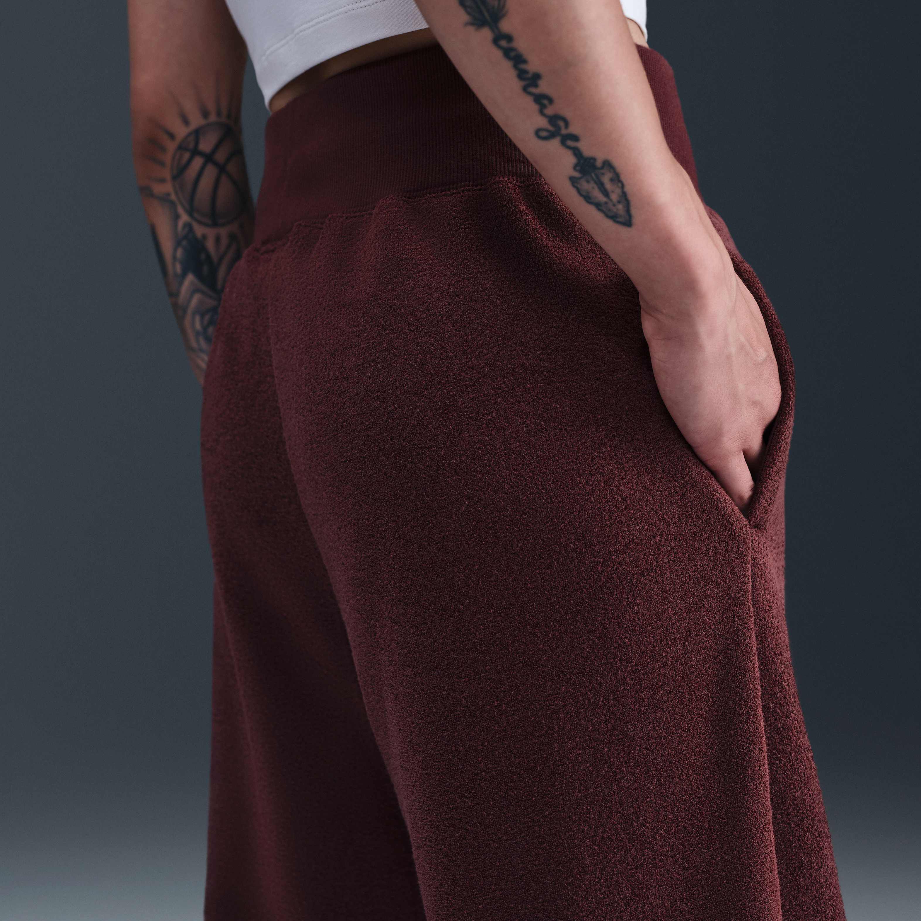 Nike Sportswear Phoenix Plush image number 2