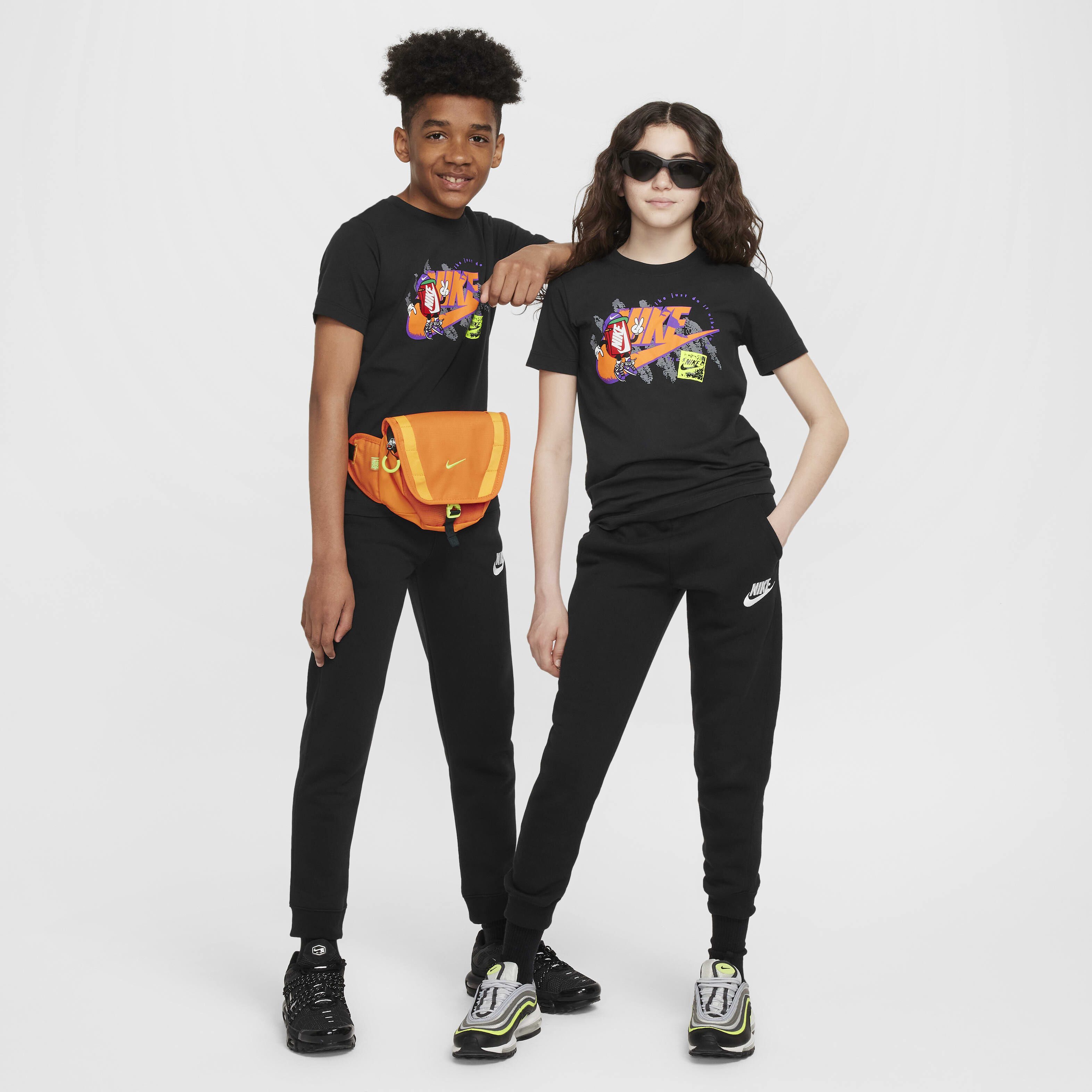 NIKE - さいさい　Tシャツ＋タオル ナイキ（NIKE）（キッズ）スポーツウェア ガールズ 半袖 Tシャツ