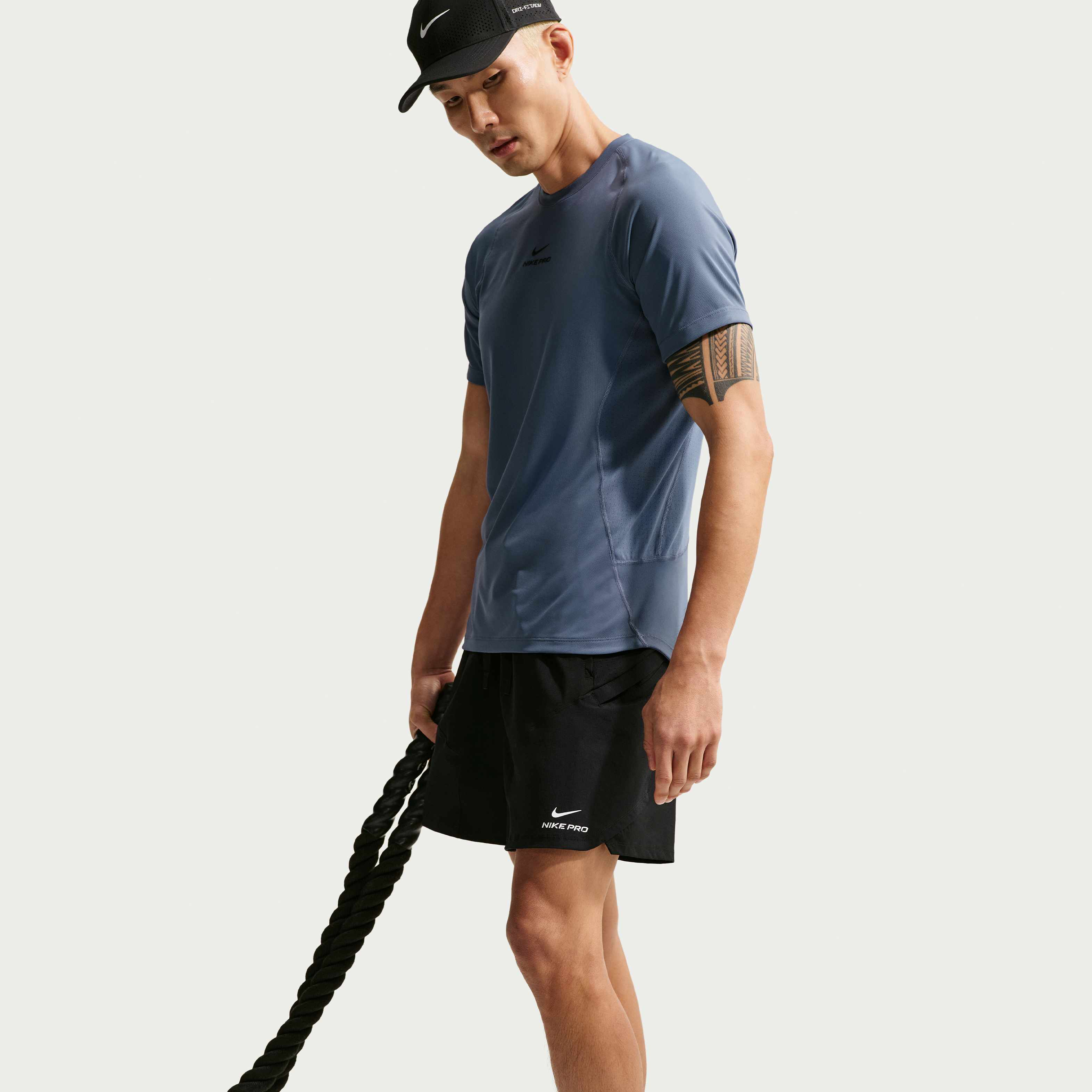 Nike Pro Training image number 3