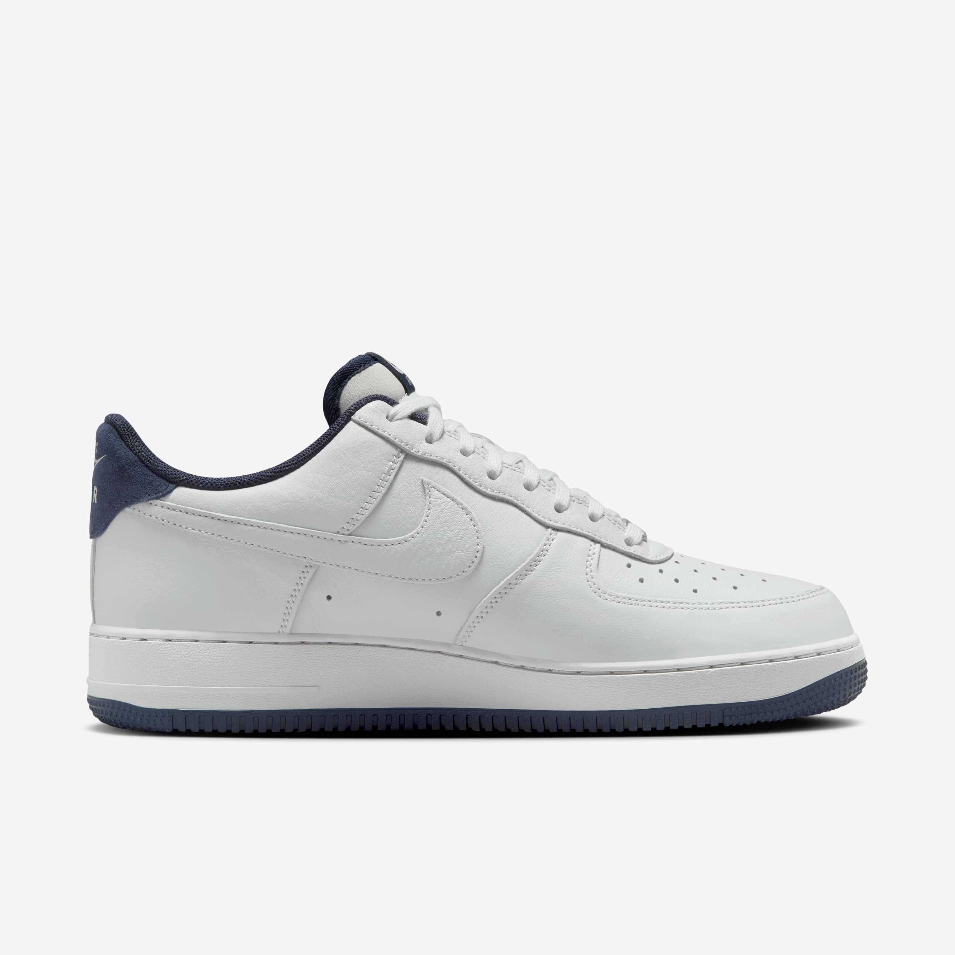 Nike Air Force 1 '07 LV8 image number 2