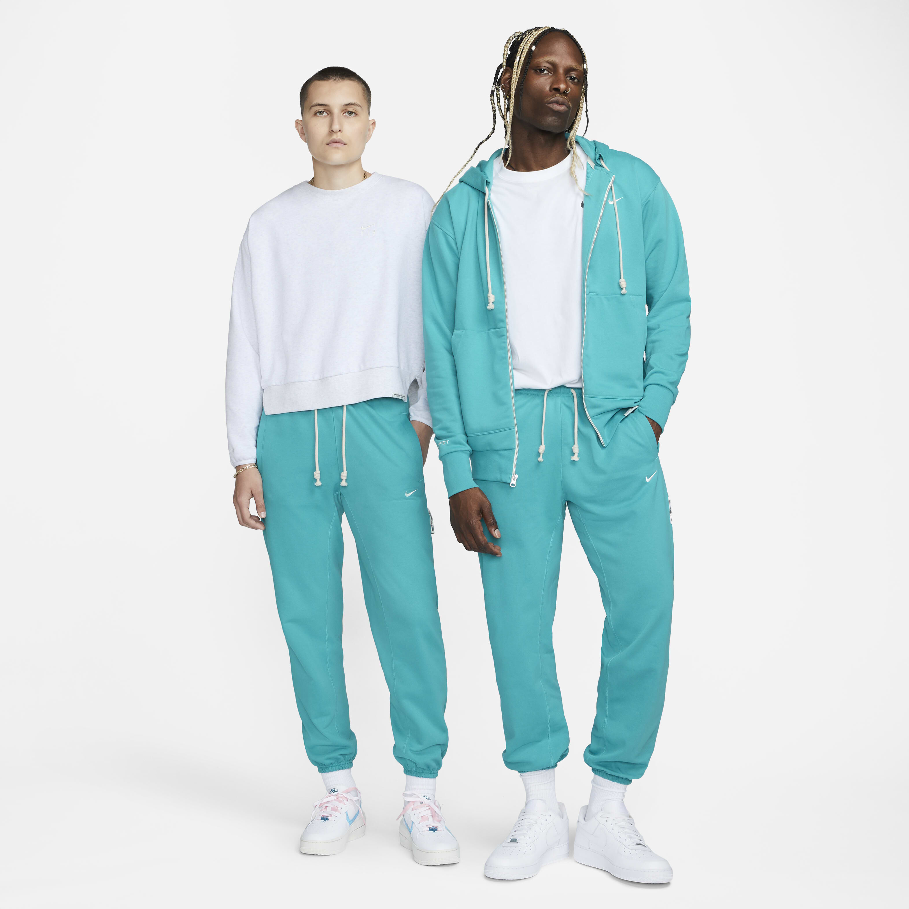 Nike Standard Issue image number 5