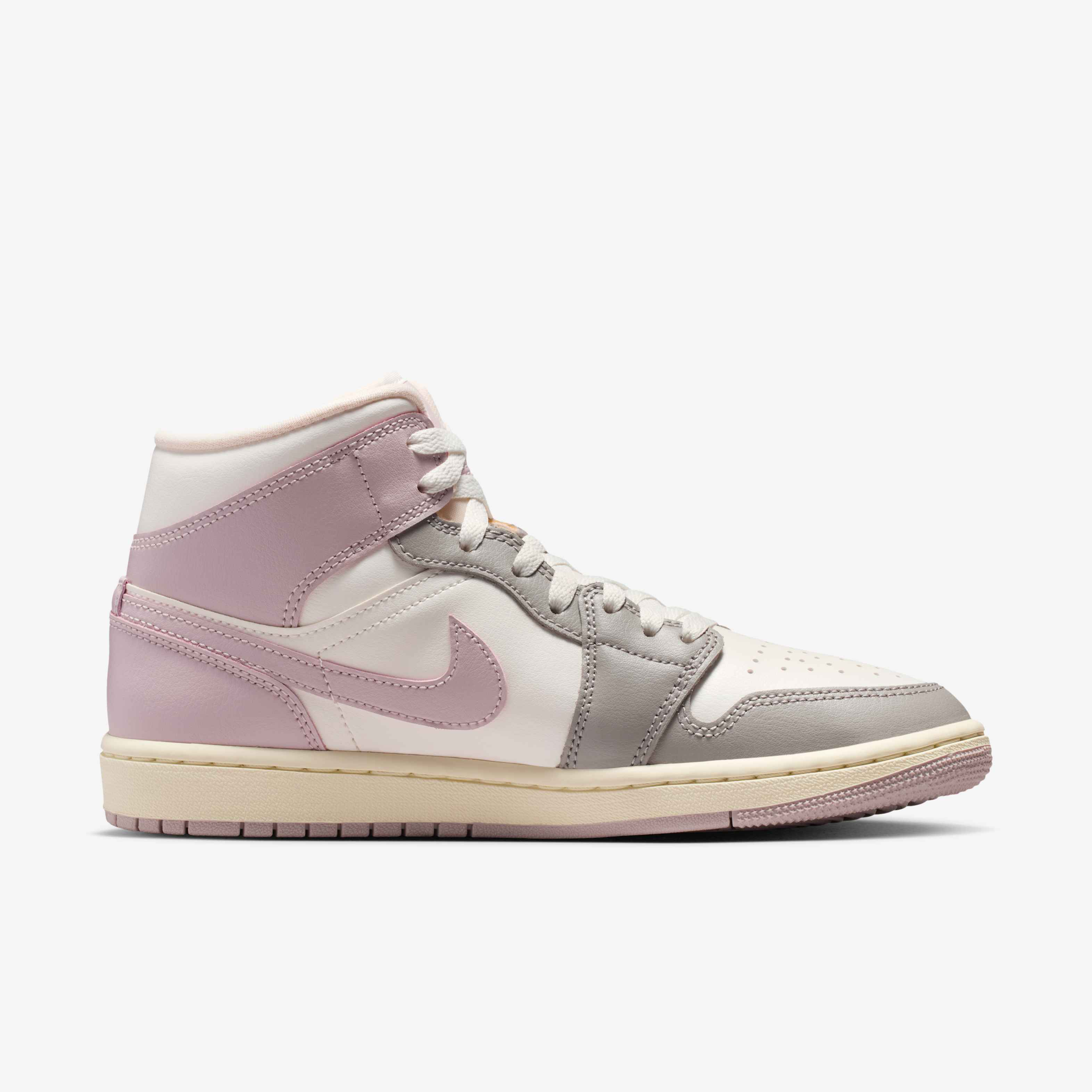 Air Jordan 1 Mid image number 2