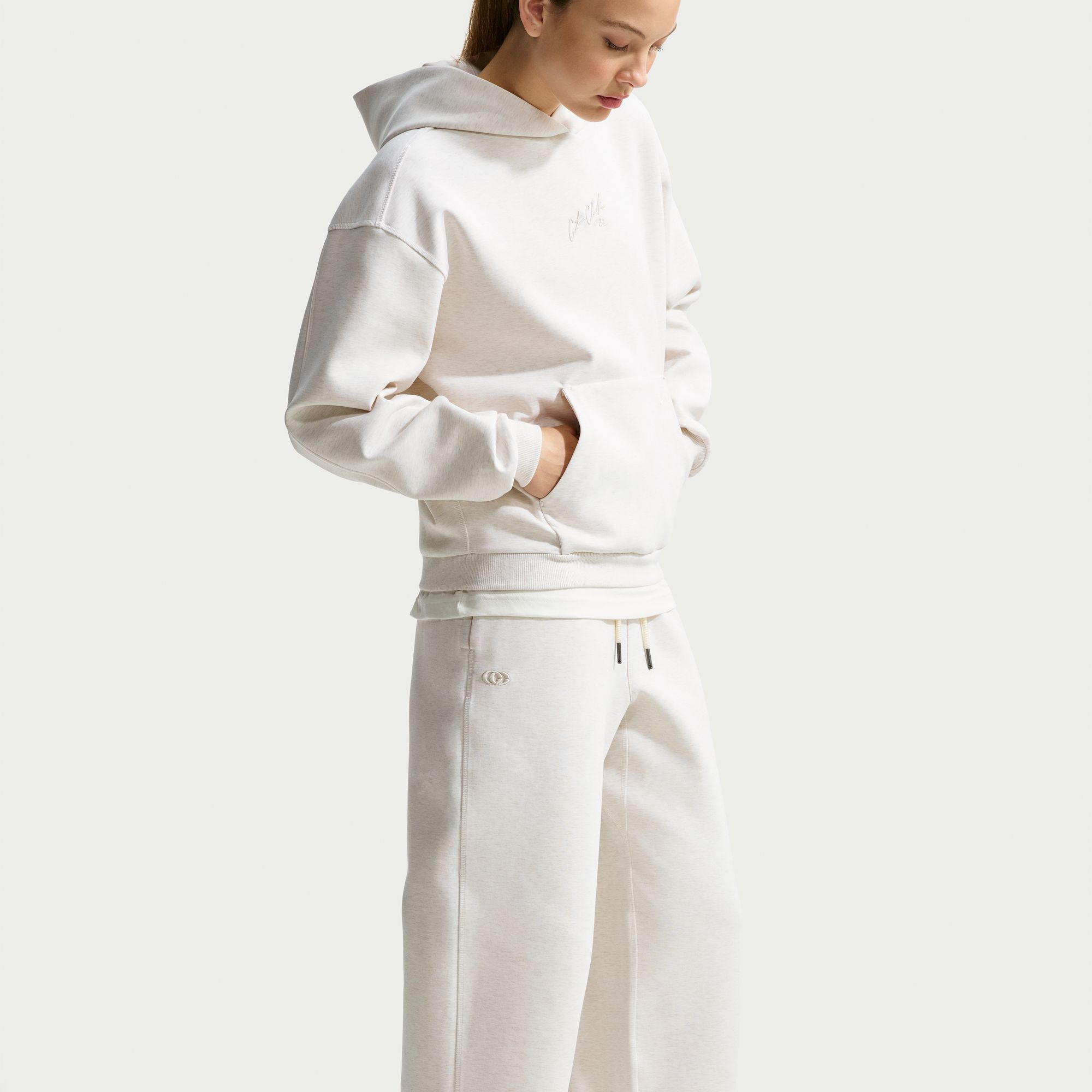 Caitlin Standard Issue image number 4