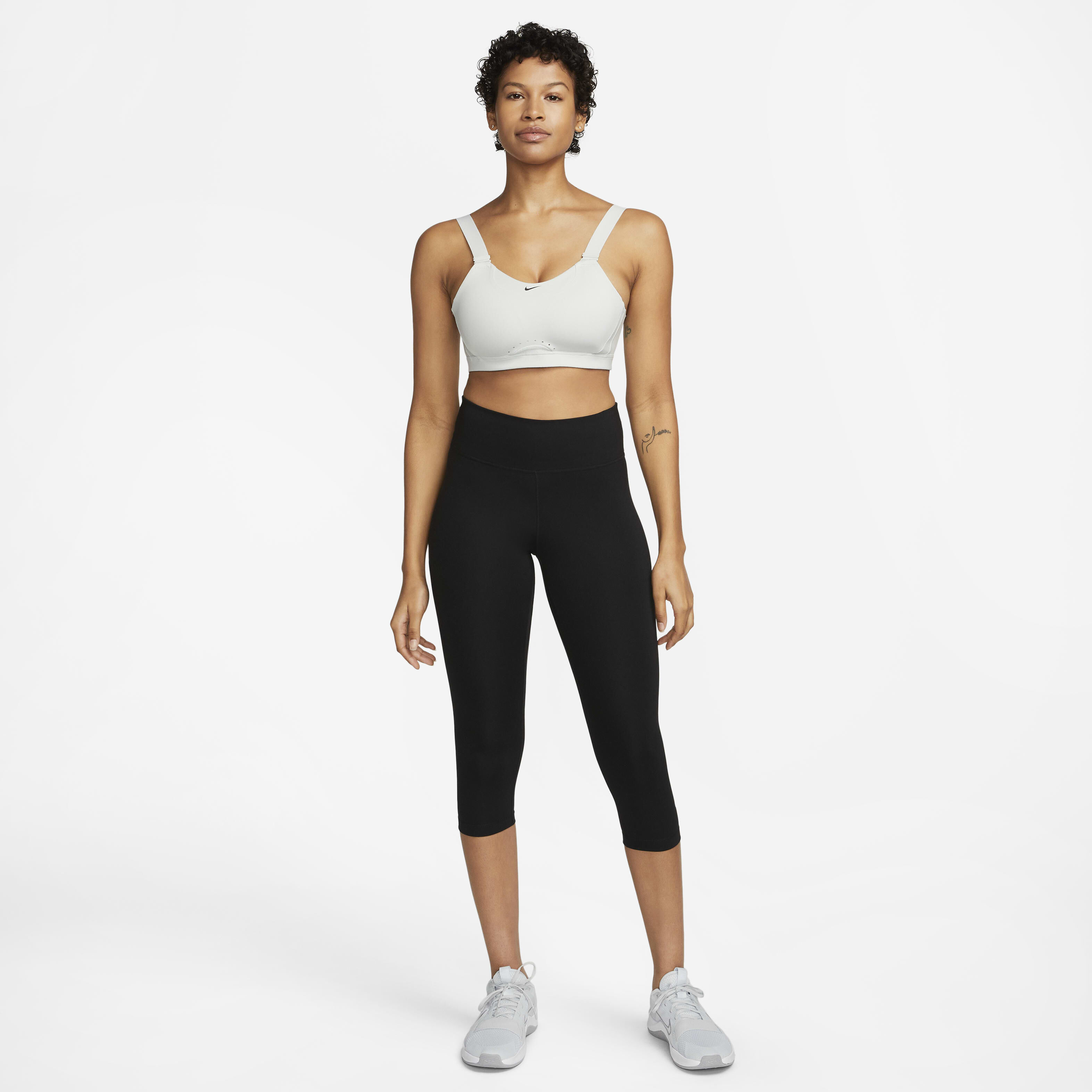 نايكي ألفا image number 6