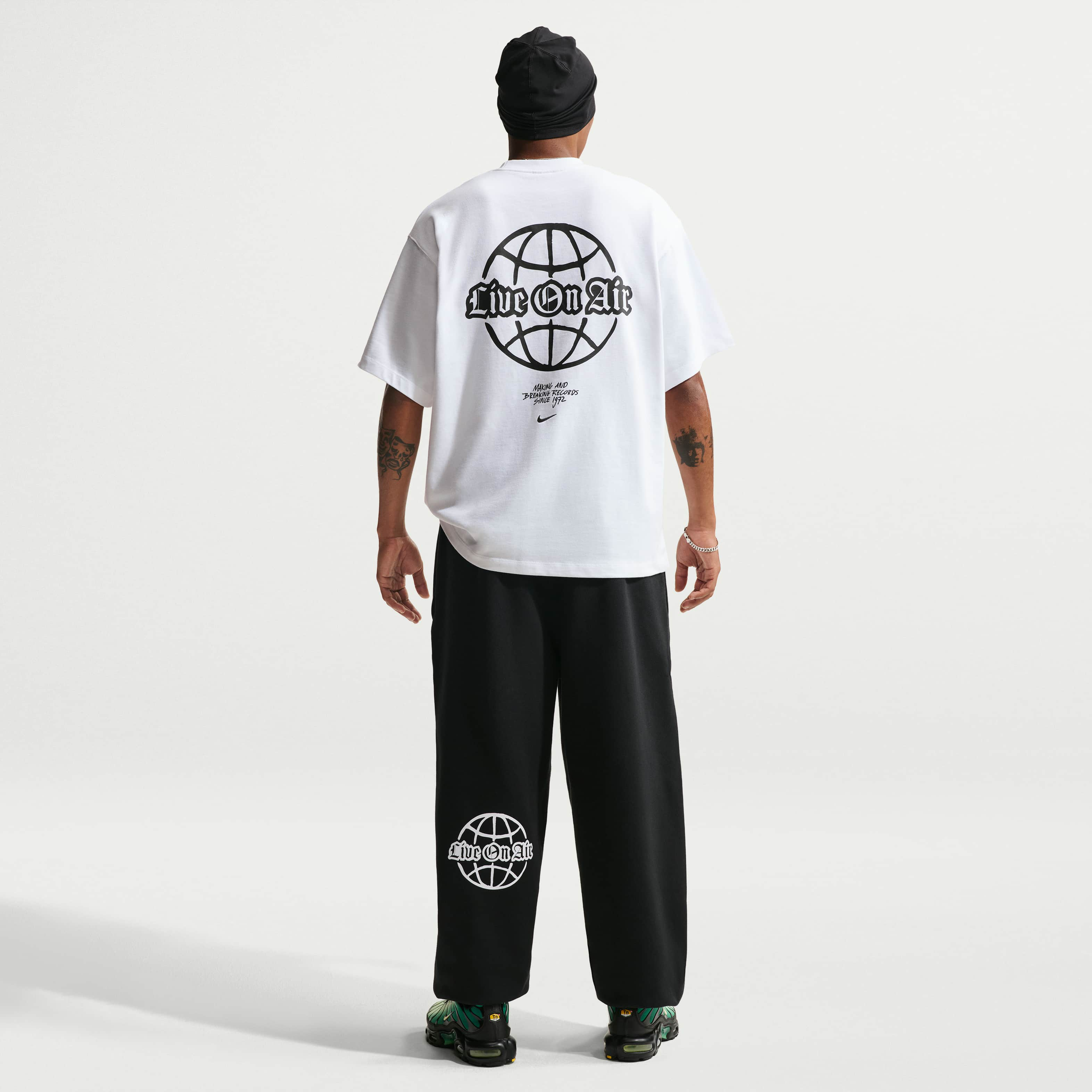 Nike Solo Swoosh image number 4