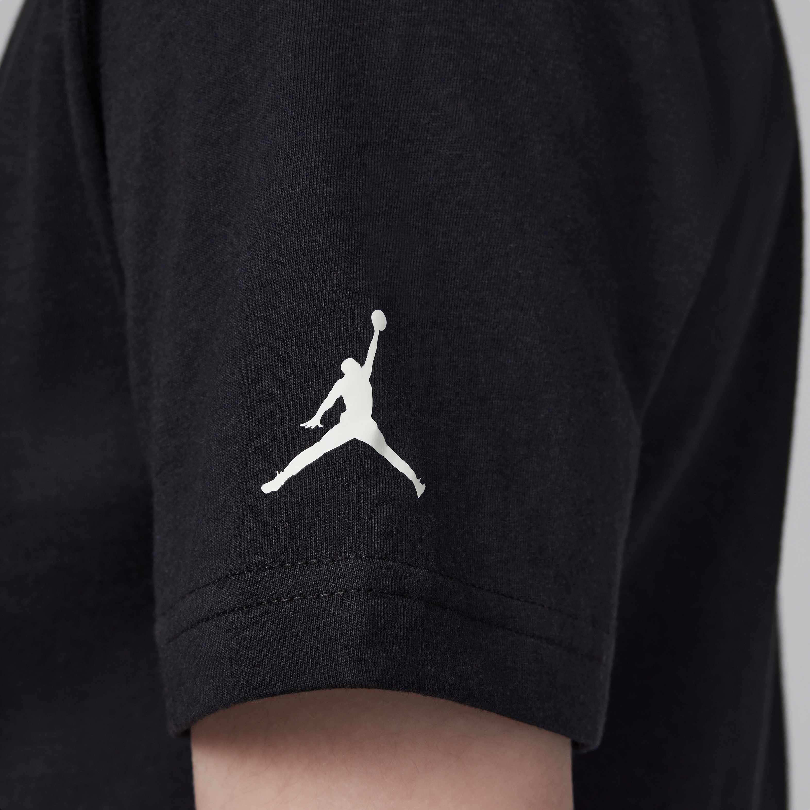 Air Jordan image number 3