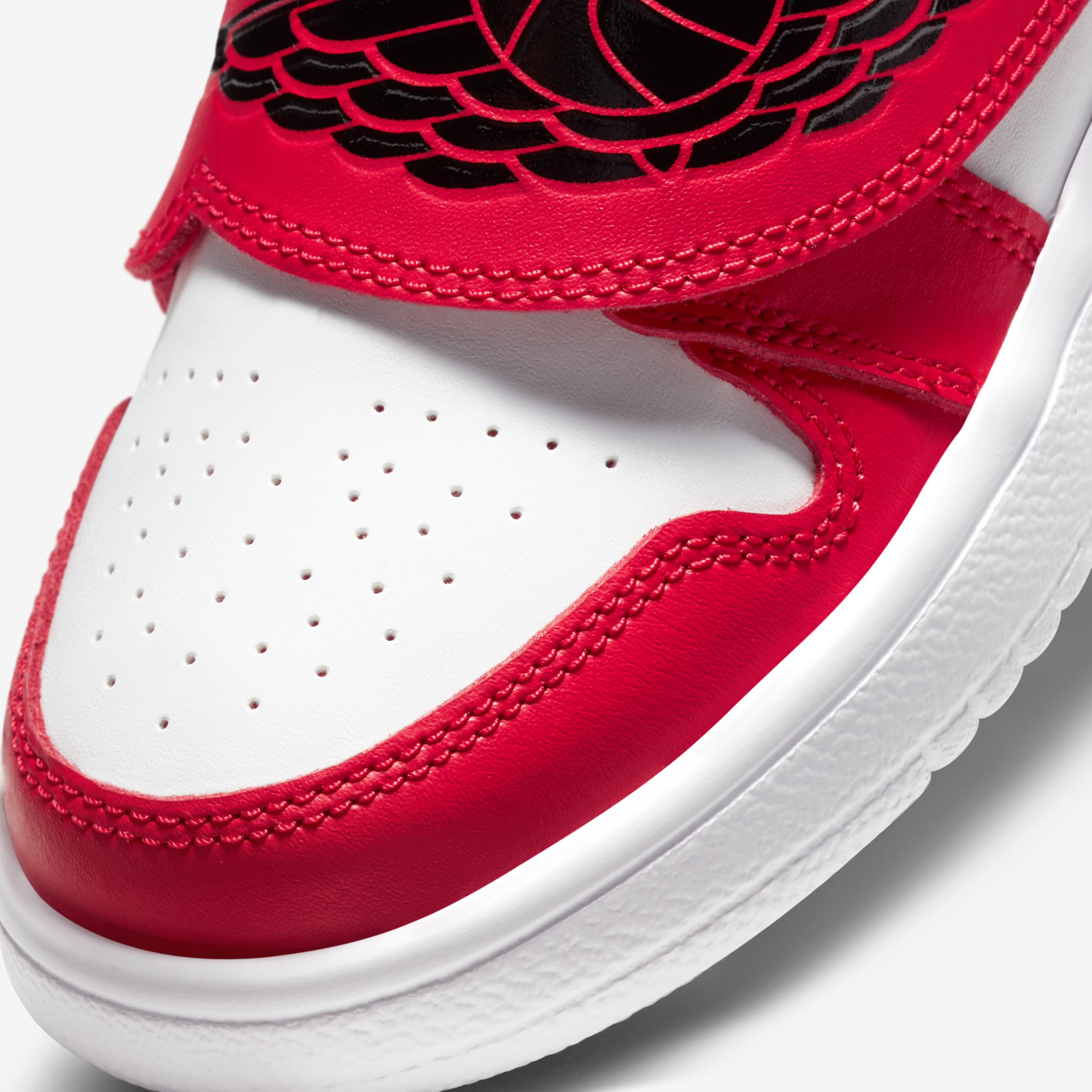 Sky Jordan 1 image number 6