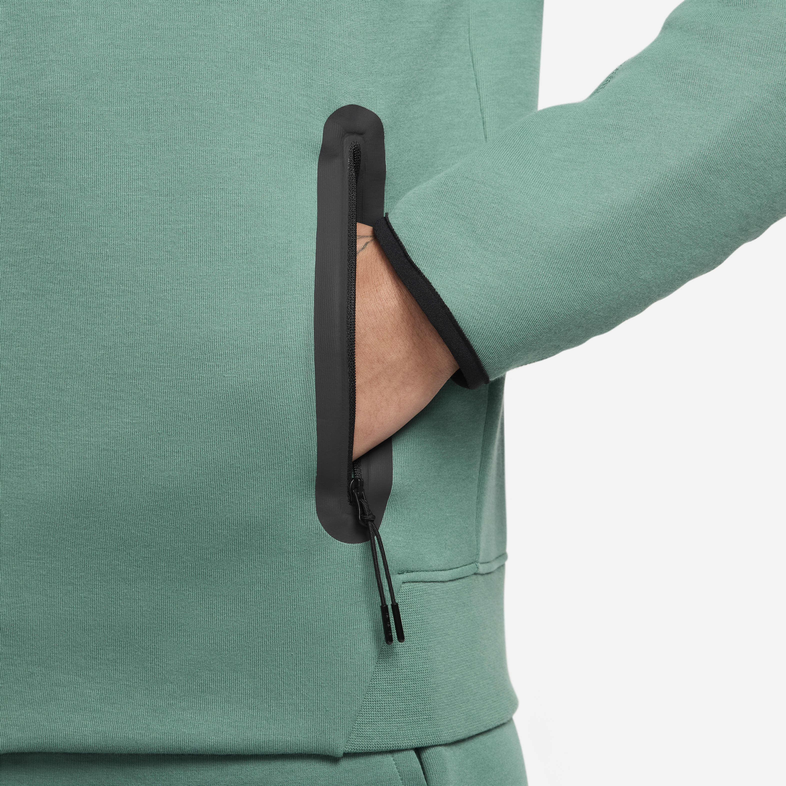 نايكي سبورتسوير تك فليس ويندرانر image number 6