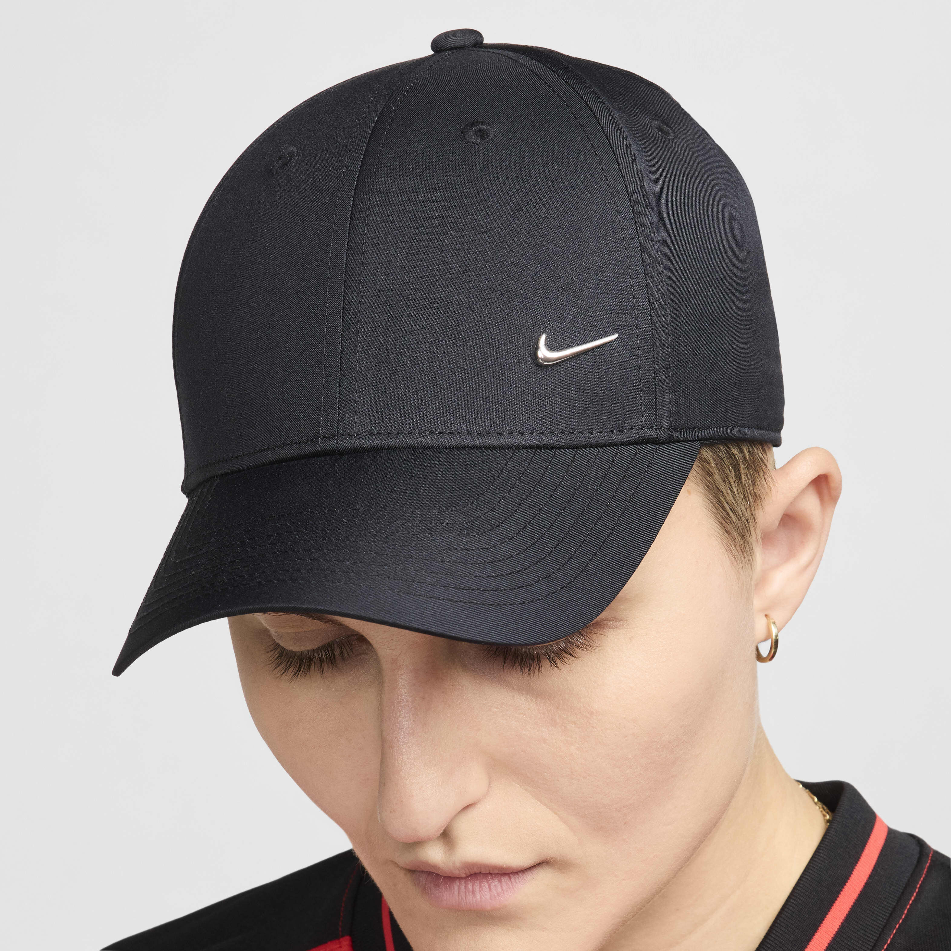 Buy Nike Club Structured Metal Swoosh Cap - Black | Nike