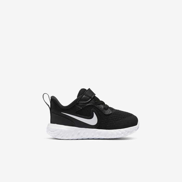 نايكي ريفوليوشن 5 image number 2 نايكي ريفوليوشن 5 image number 2