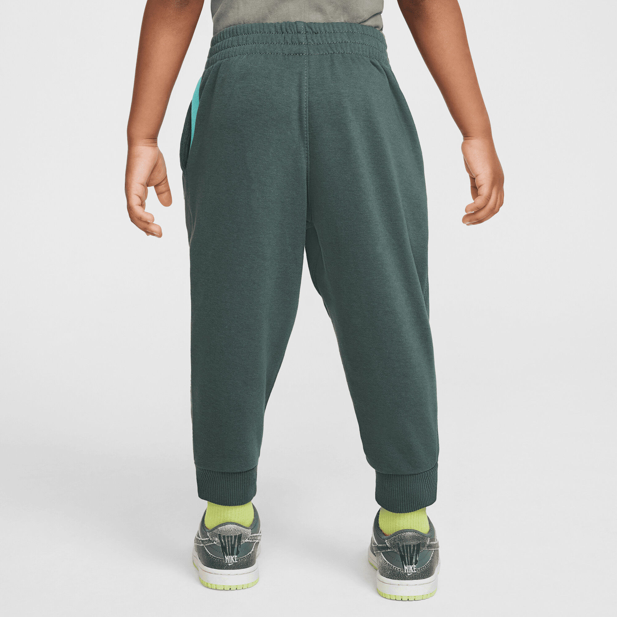 نايكي سبورتسوير "اكسبريس يور سيلف" image number 1