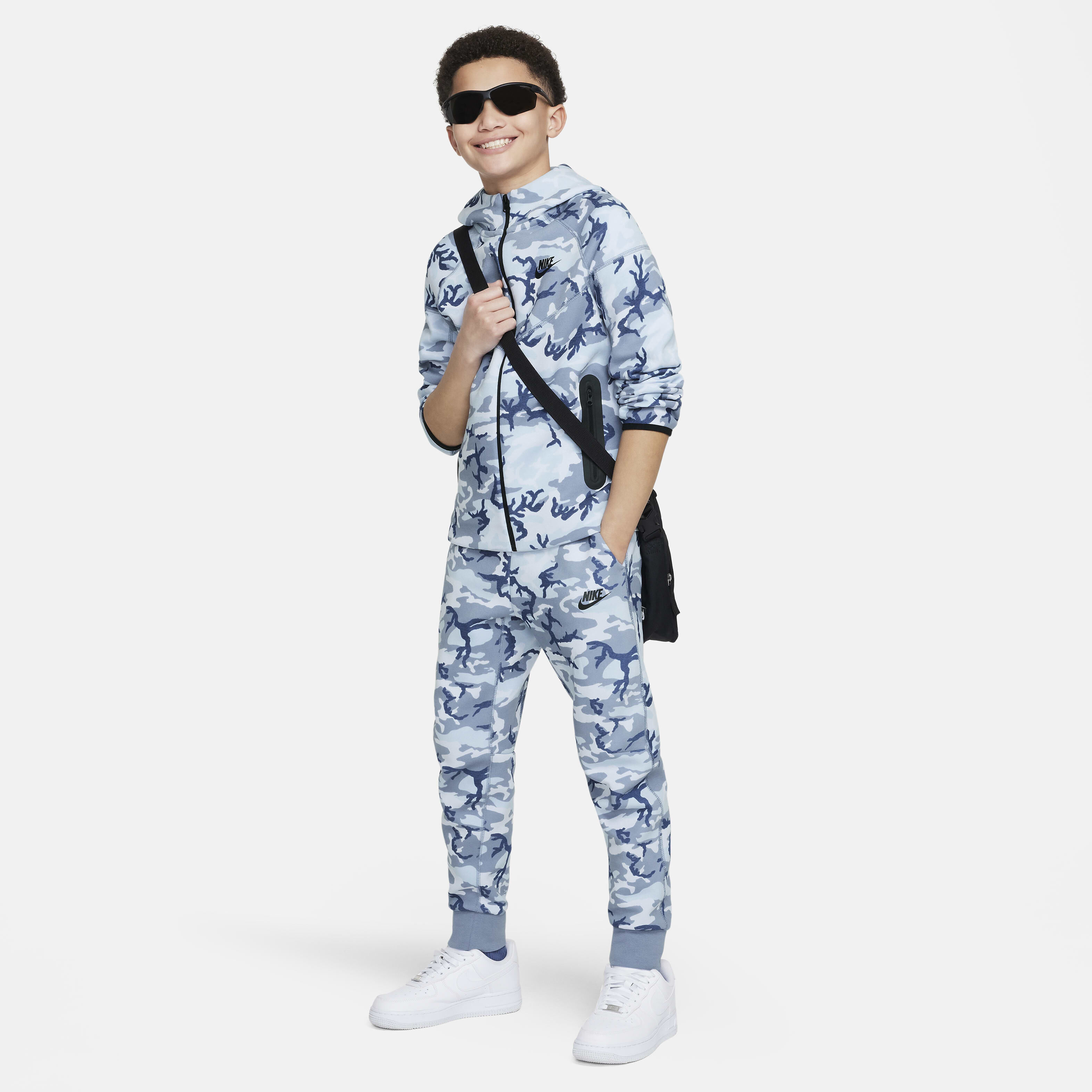 Nike nsw camo cheap