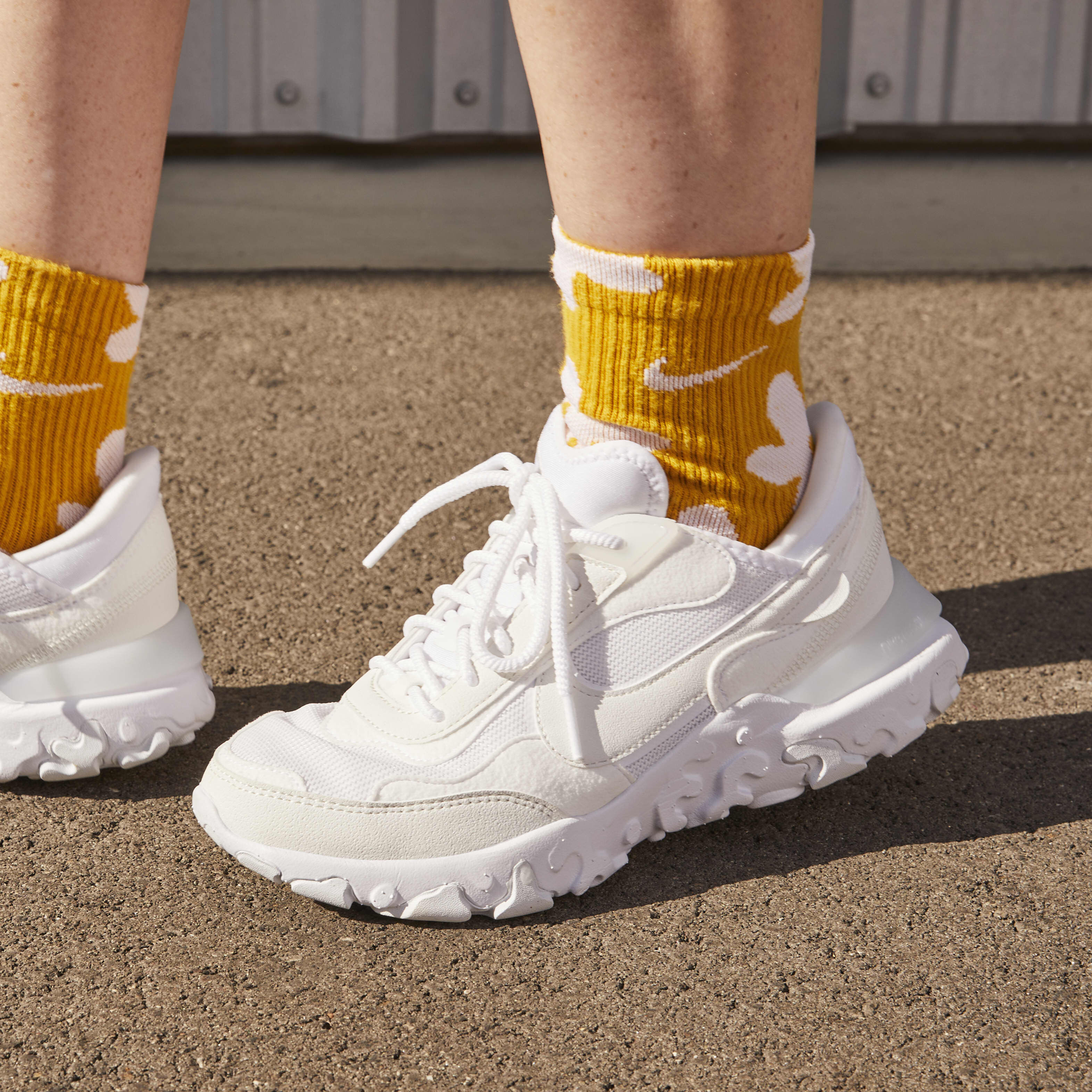 Nike react sock store