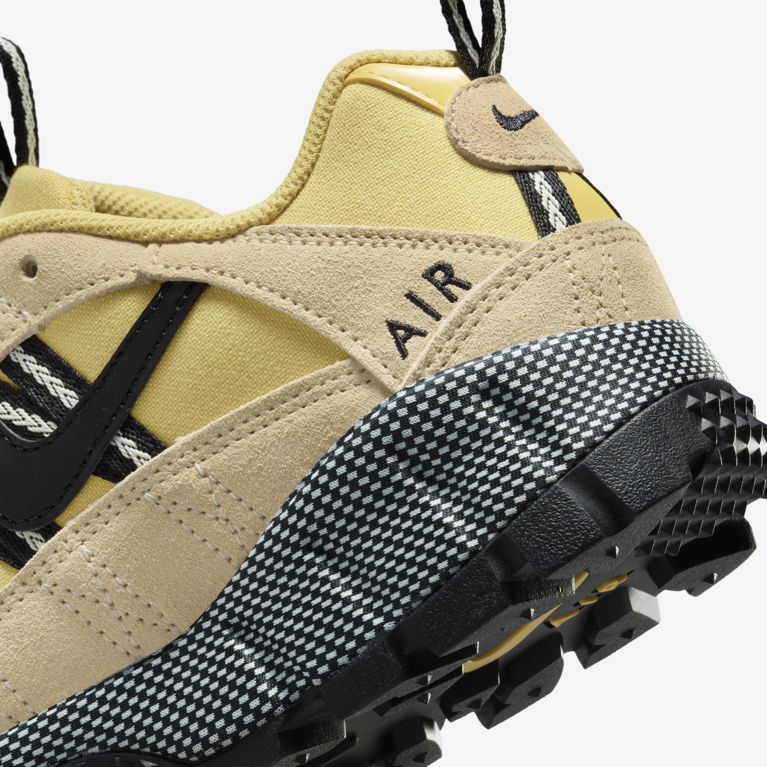 スニーカー Nike Women's Air Fumara Sesame FB9982-200 Nike WMNS Air Humara Sesame Saturn Gold Sea Glass FB9982-200