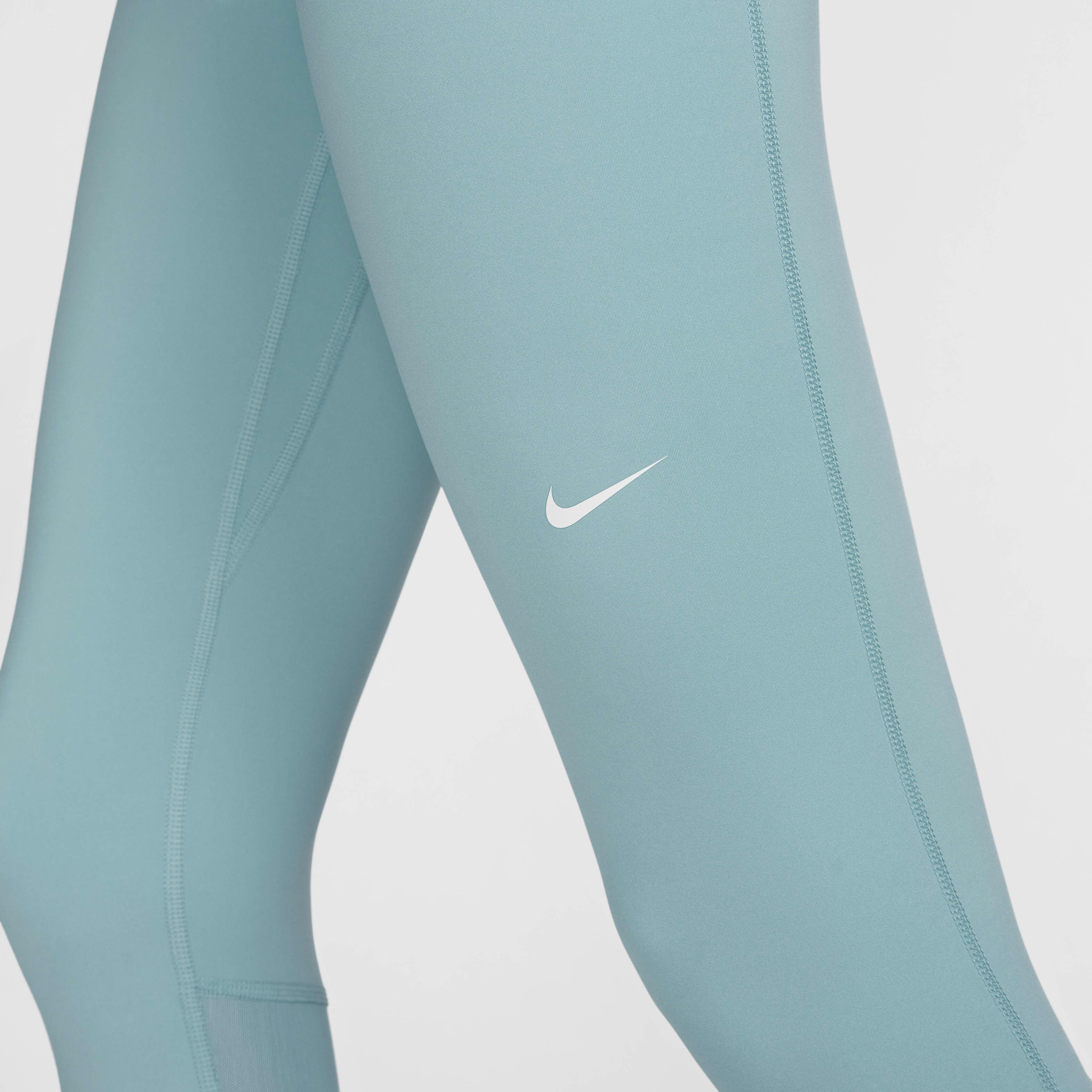 Nike Pro image number 3