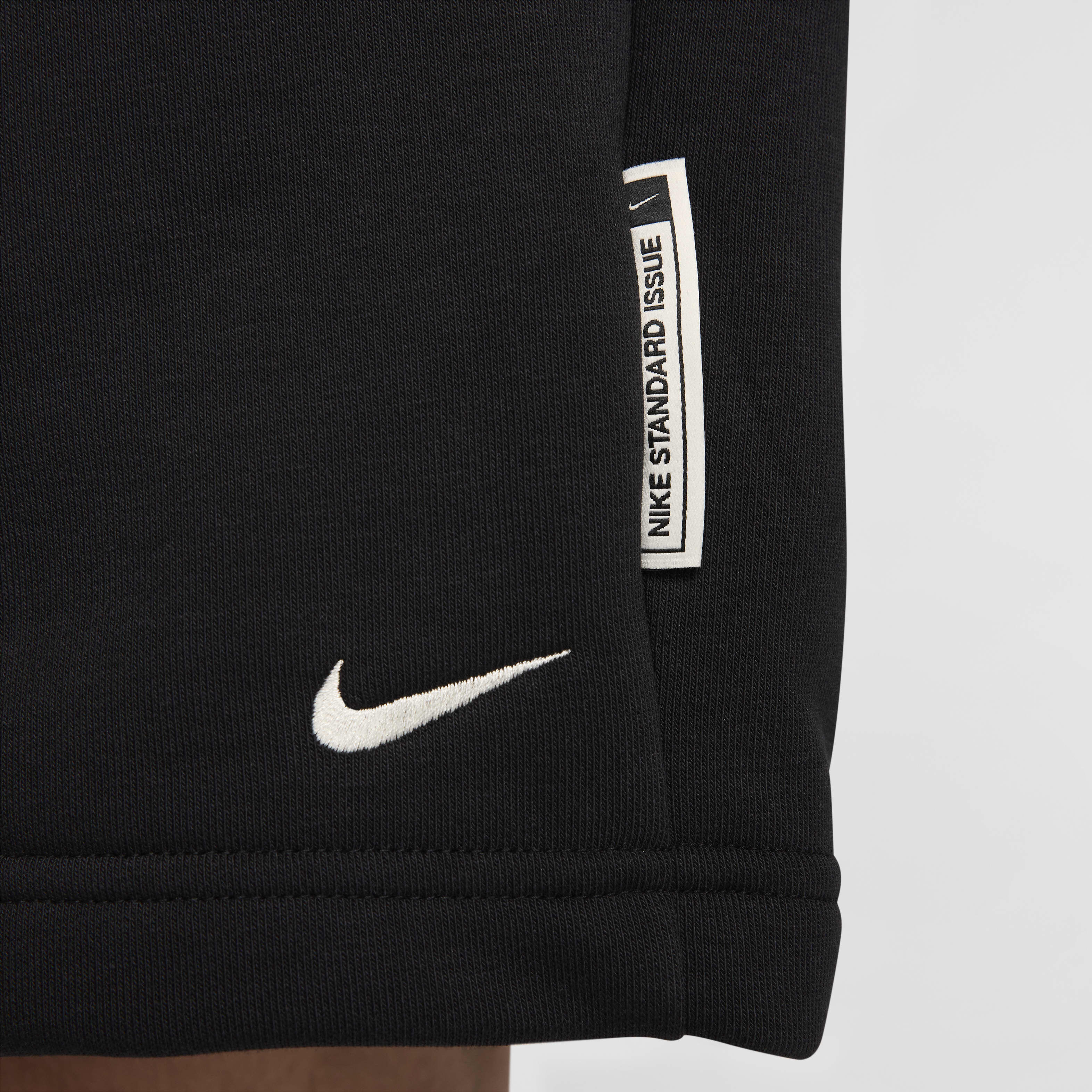 Nike Standard Issue image number 6