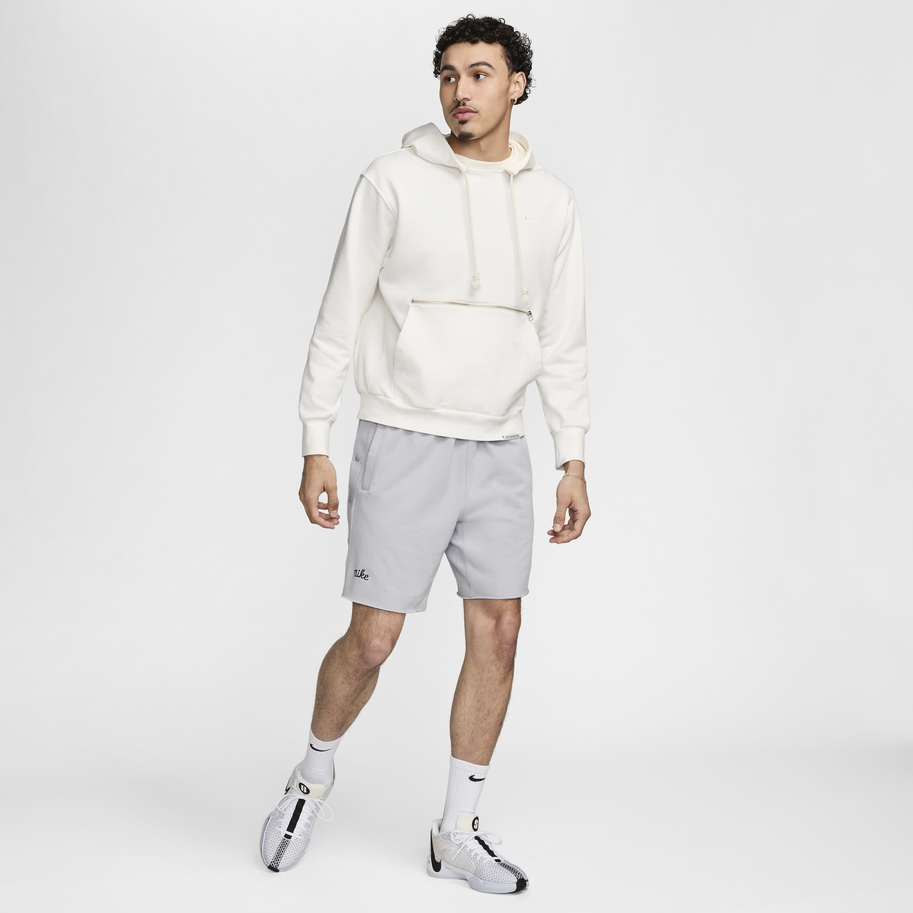 Nike Standard Issue image number 8