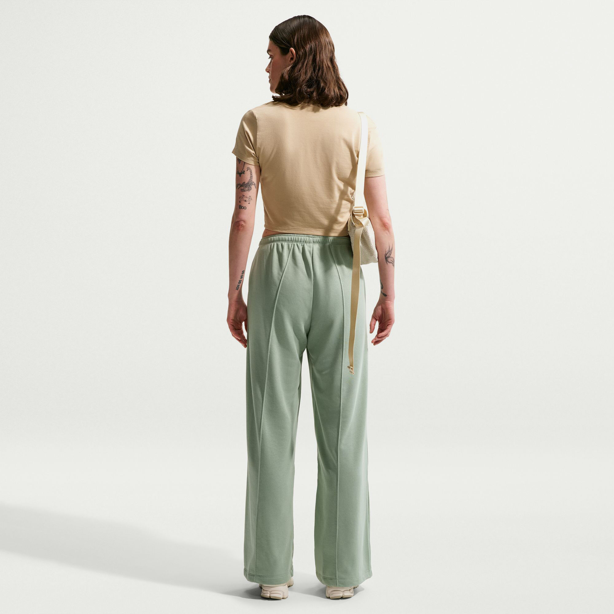 نايكي سبورتسوير تشيل تيري image number 1