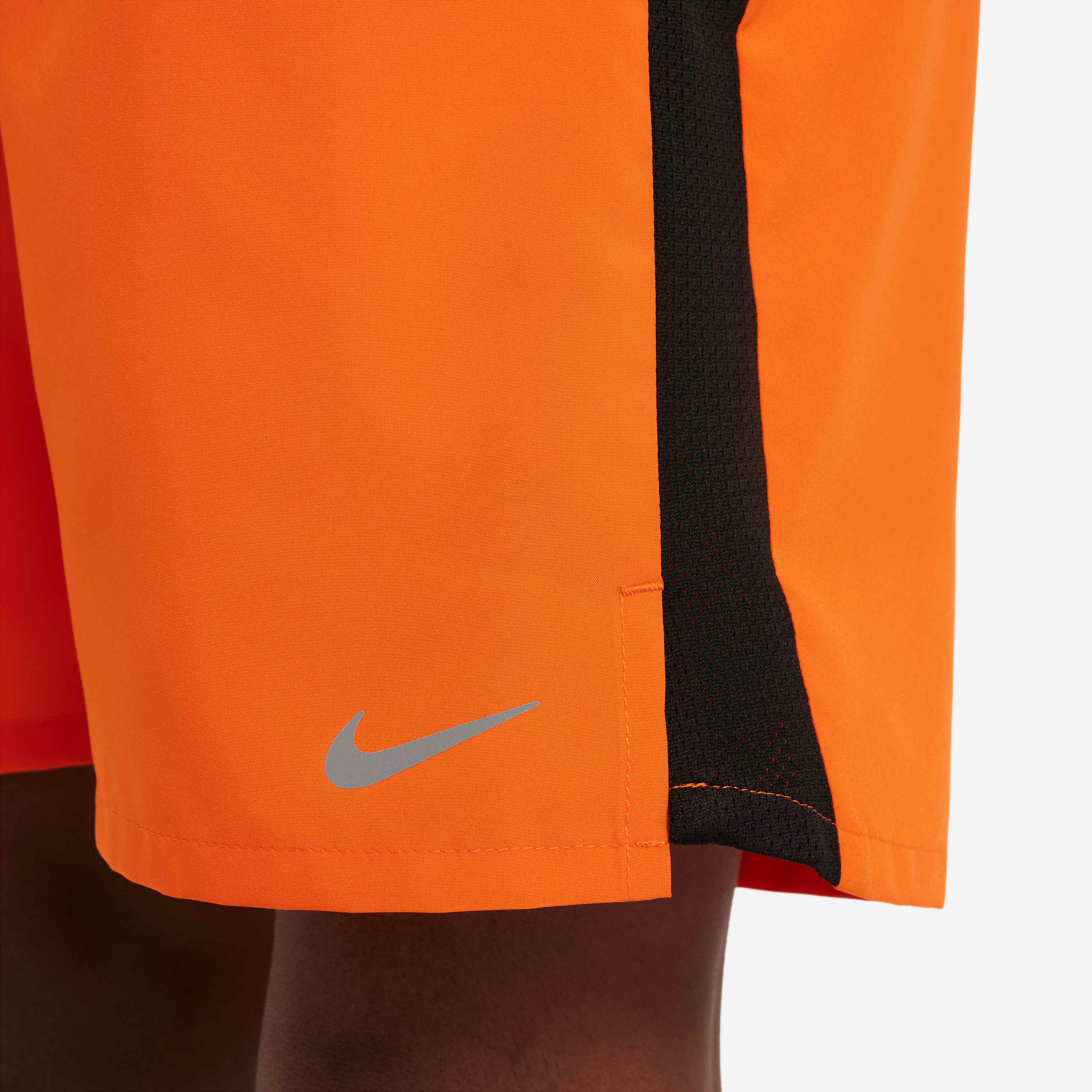 Nike Dri-FIT Challenger image number 5