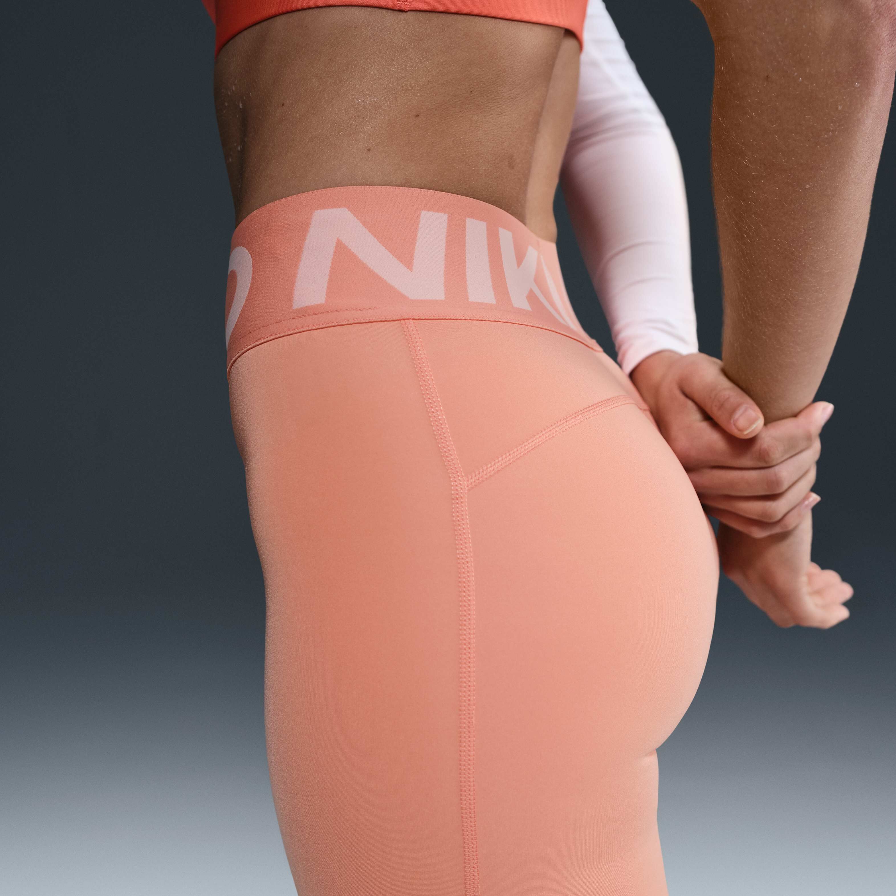 Nike Pro Sculpt image number 2