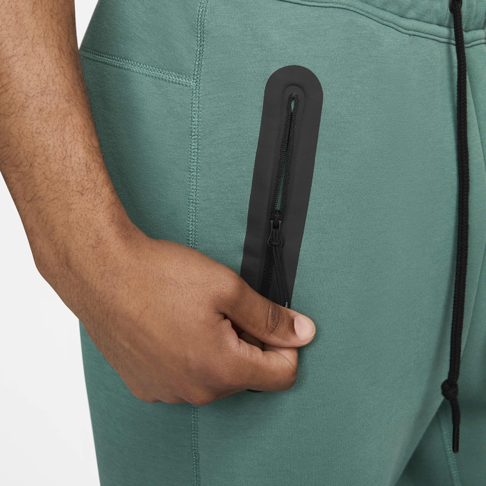 نايكي سبورتسوير تك فليس   image number 4 نايكي سبورتسوير تك فليس   image number 4