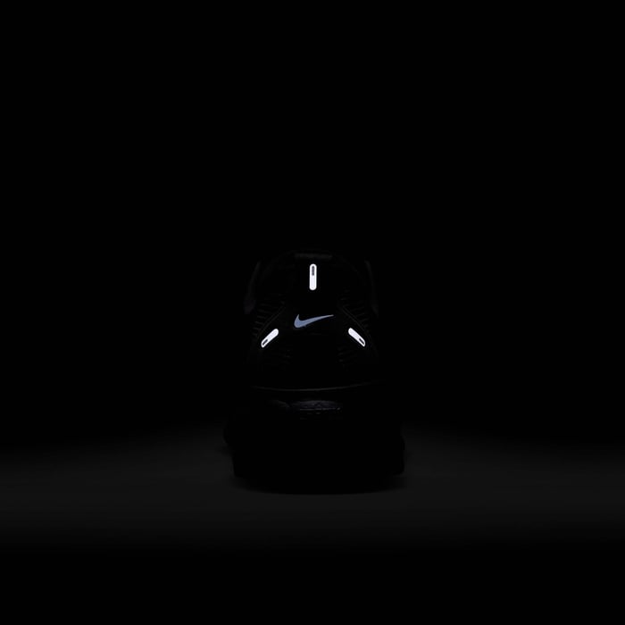 Nike Vomero 18 image number 8 Nike Vomero 18 image number 8