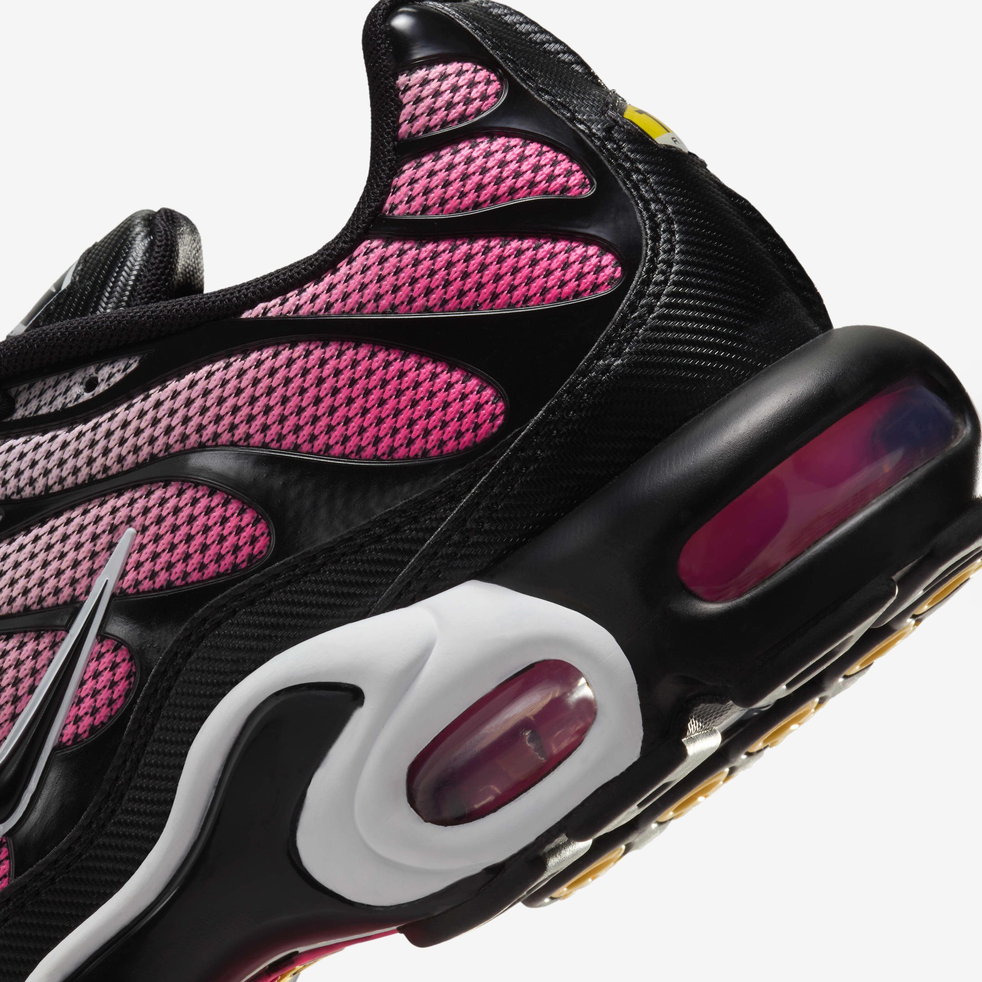fire pink air max plus