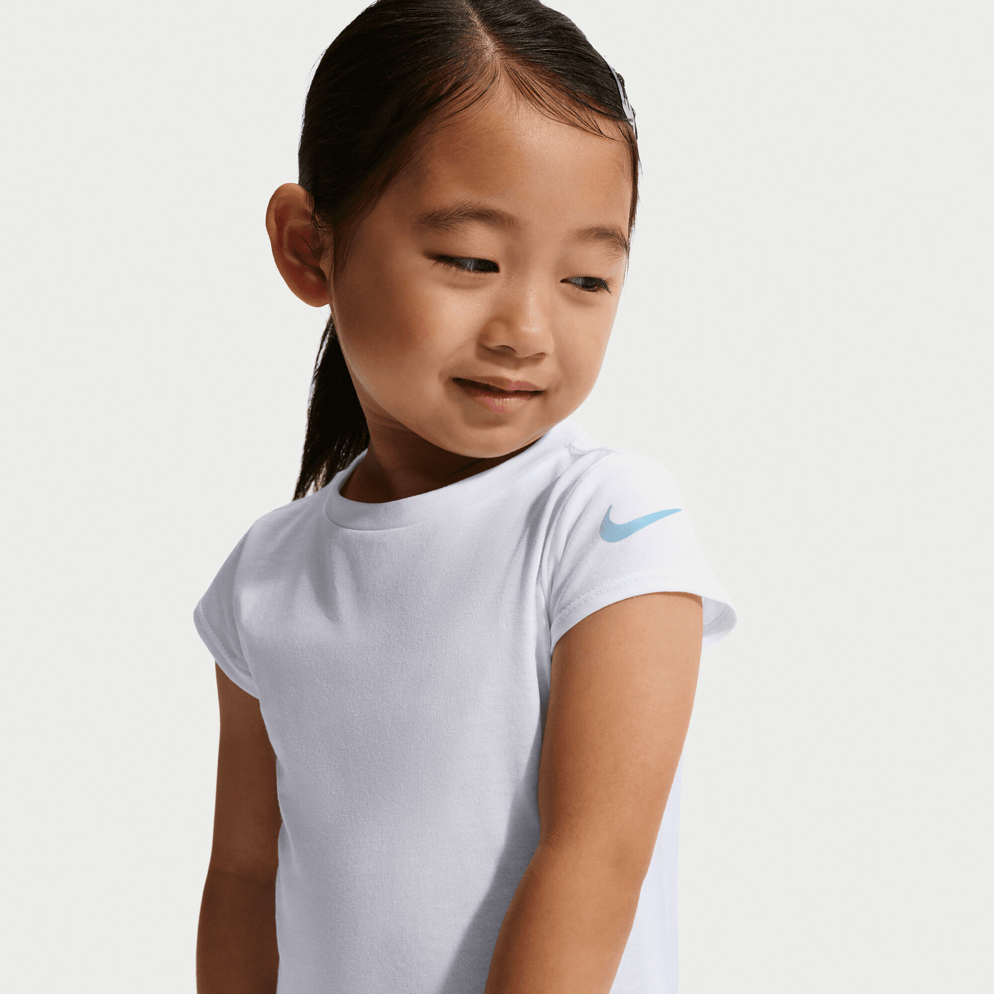 نايكي موف ويث نايتشر image number 4