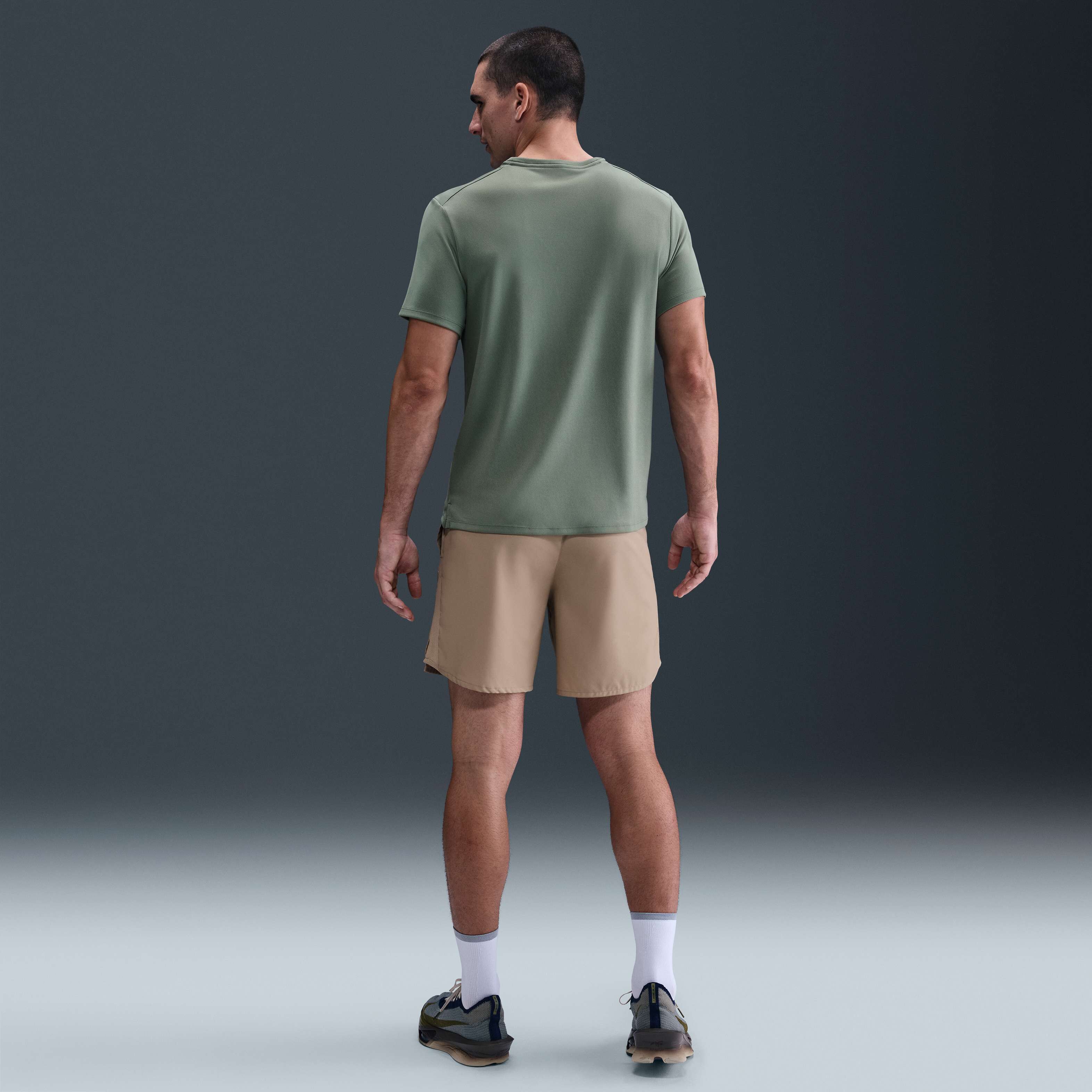 نايكي ميلر image number 4