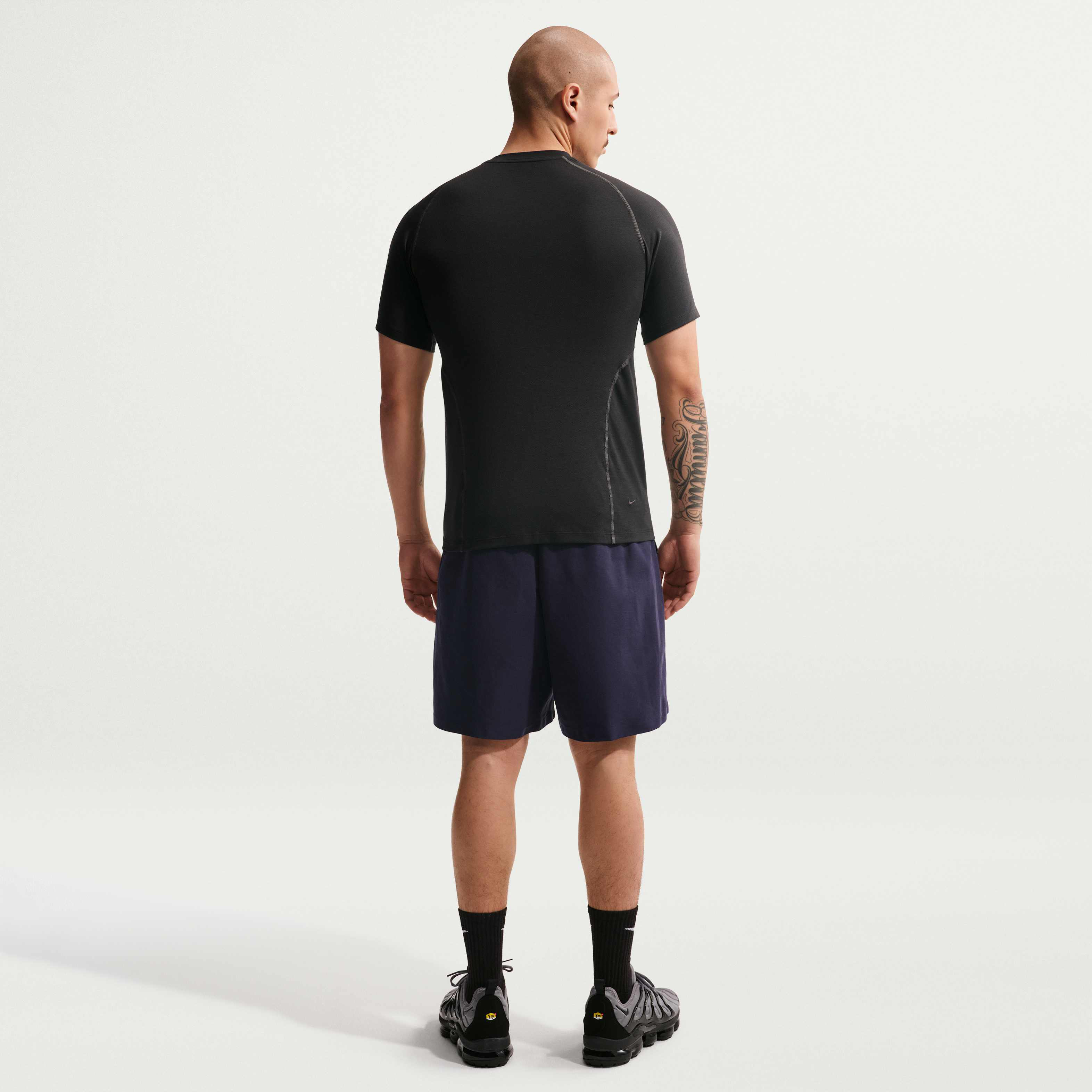 نايكي تك image number 4