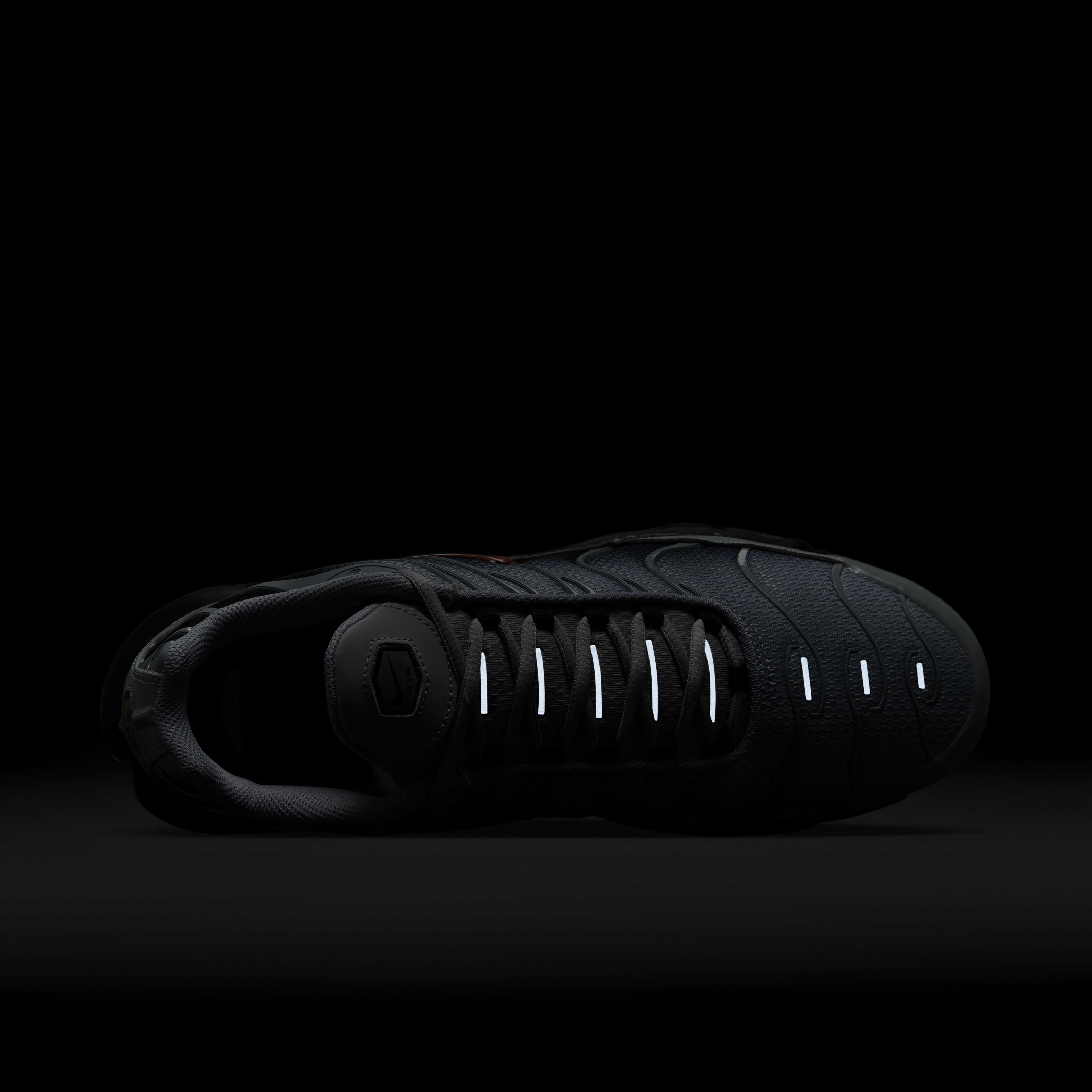 Nike Air Max Plus image number 8