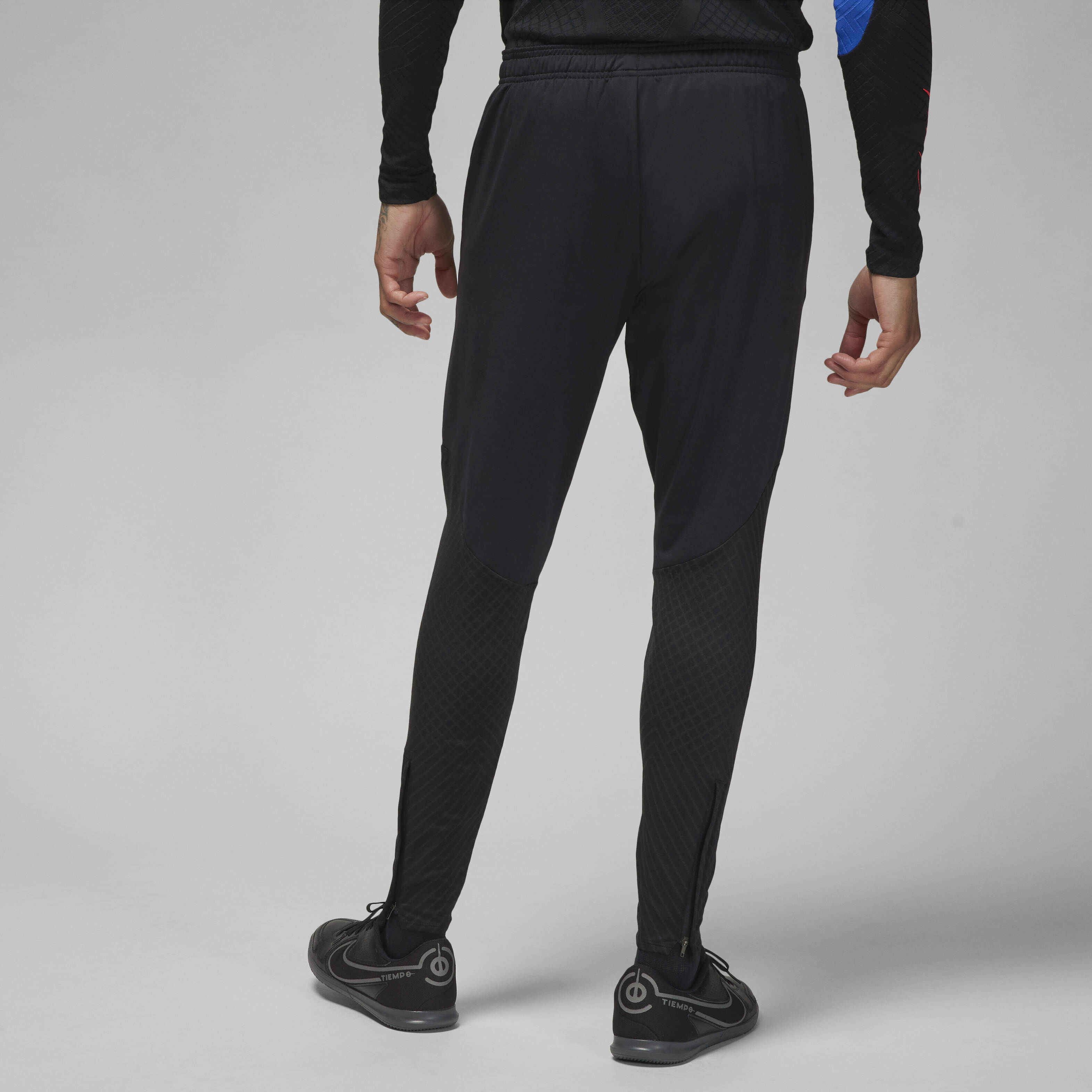 باريس سان جيرمان سترايك الاحتياطي image number 1