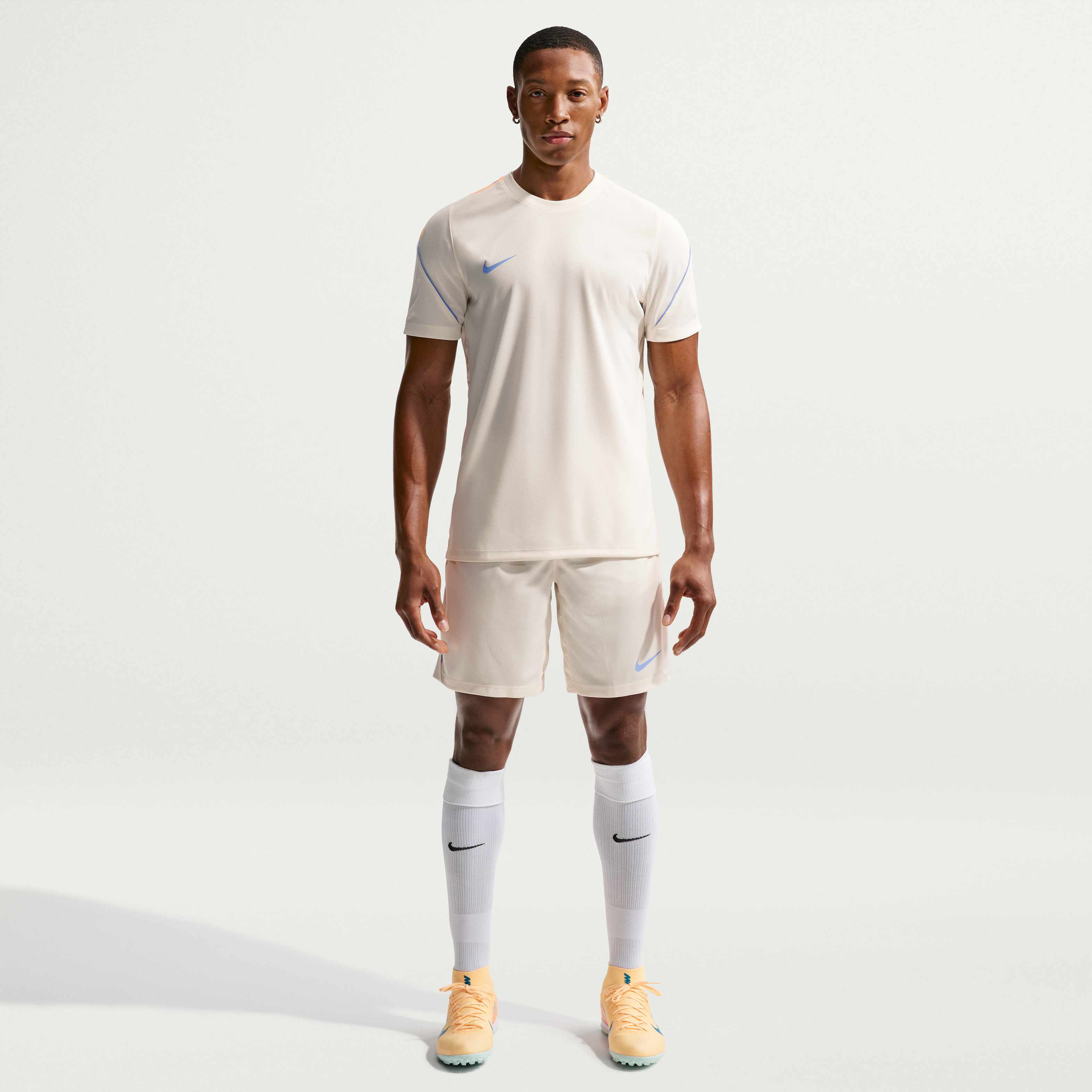 Nike Strike image number 3