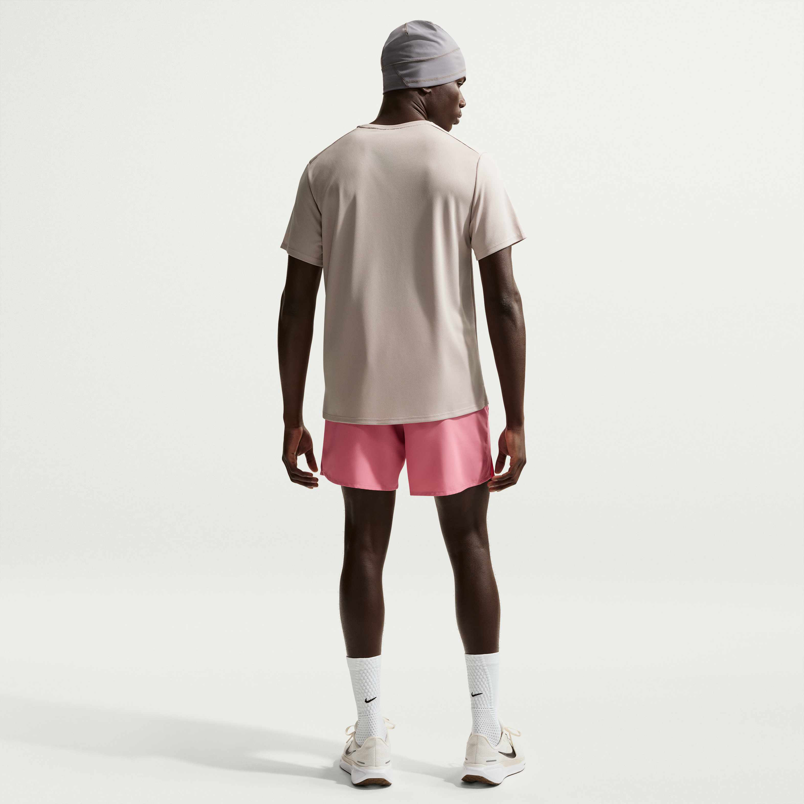 نايكي ميلر image number 4