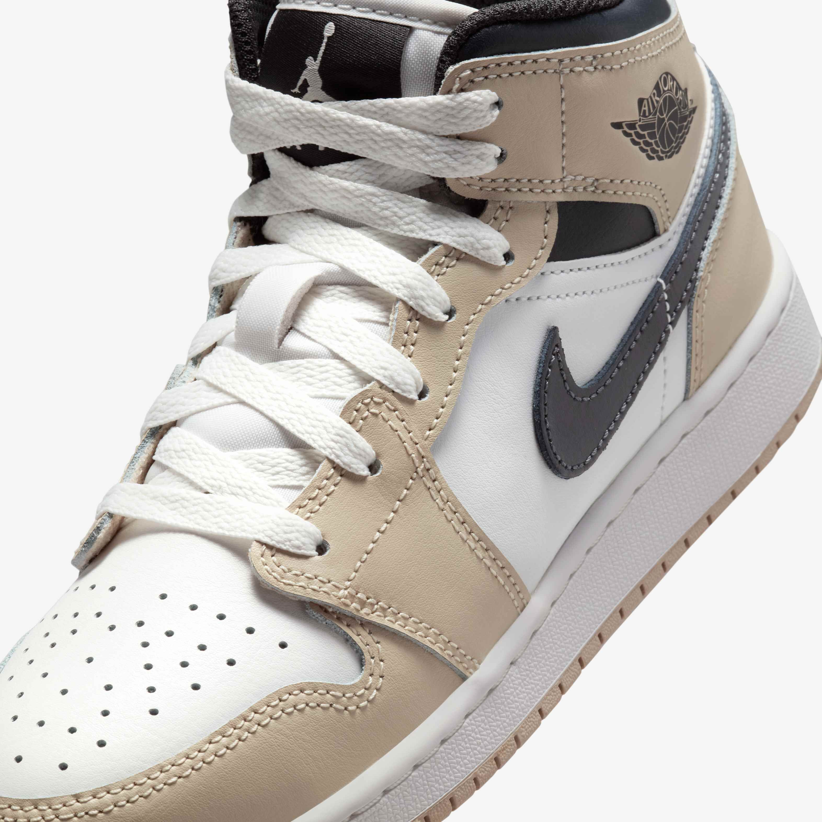 اير جوردن 1 ميد image number 6