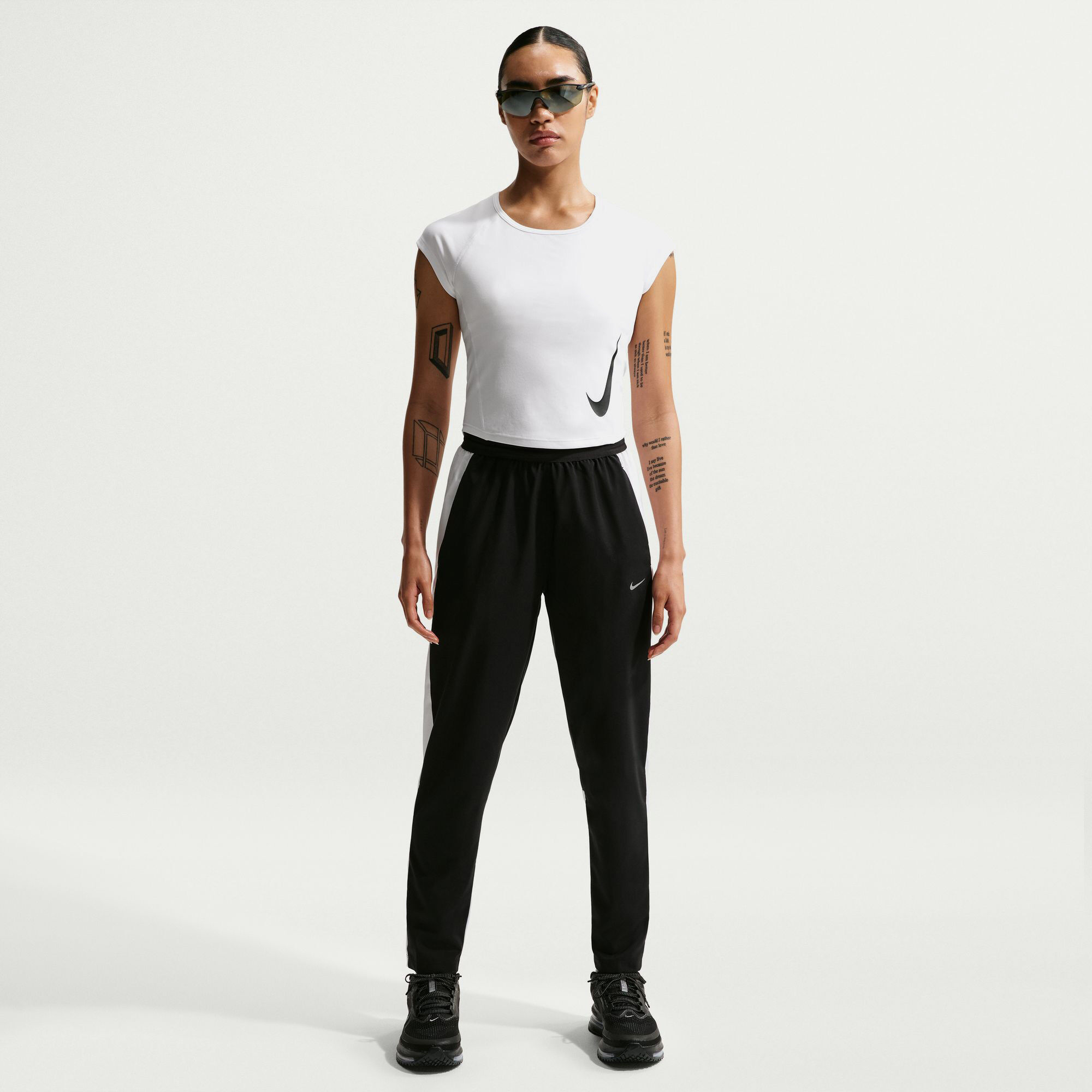 Nike Tempo Swoosh image number 0