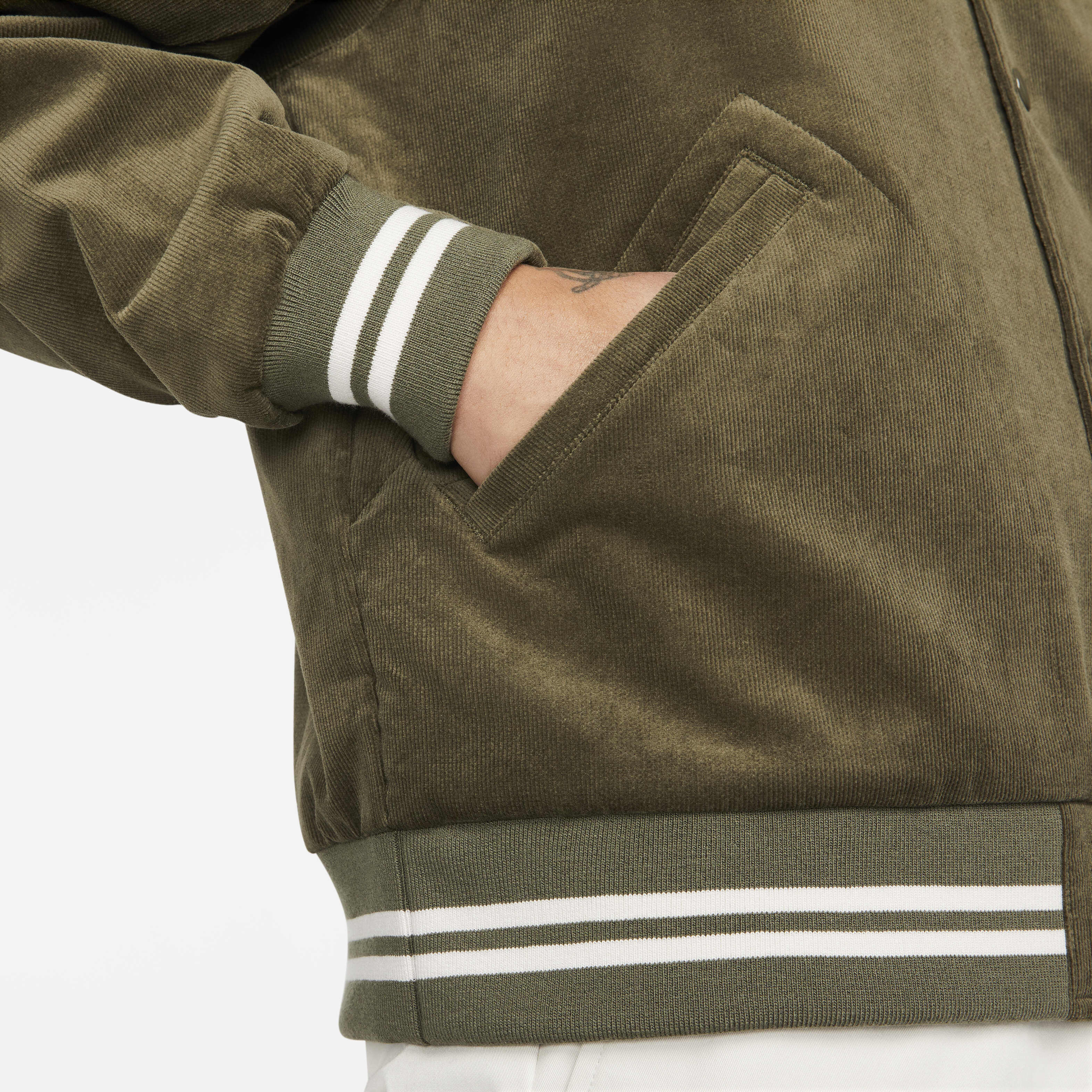 Nike Sportswear Trend image number 3